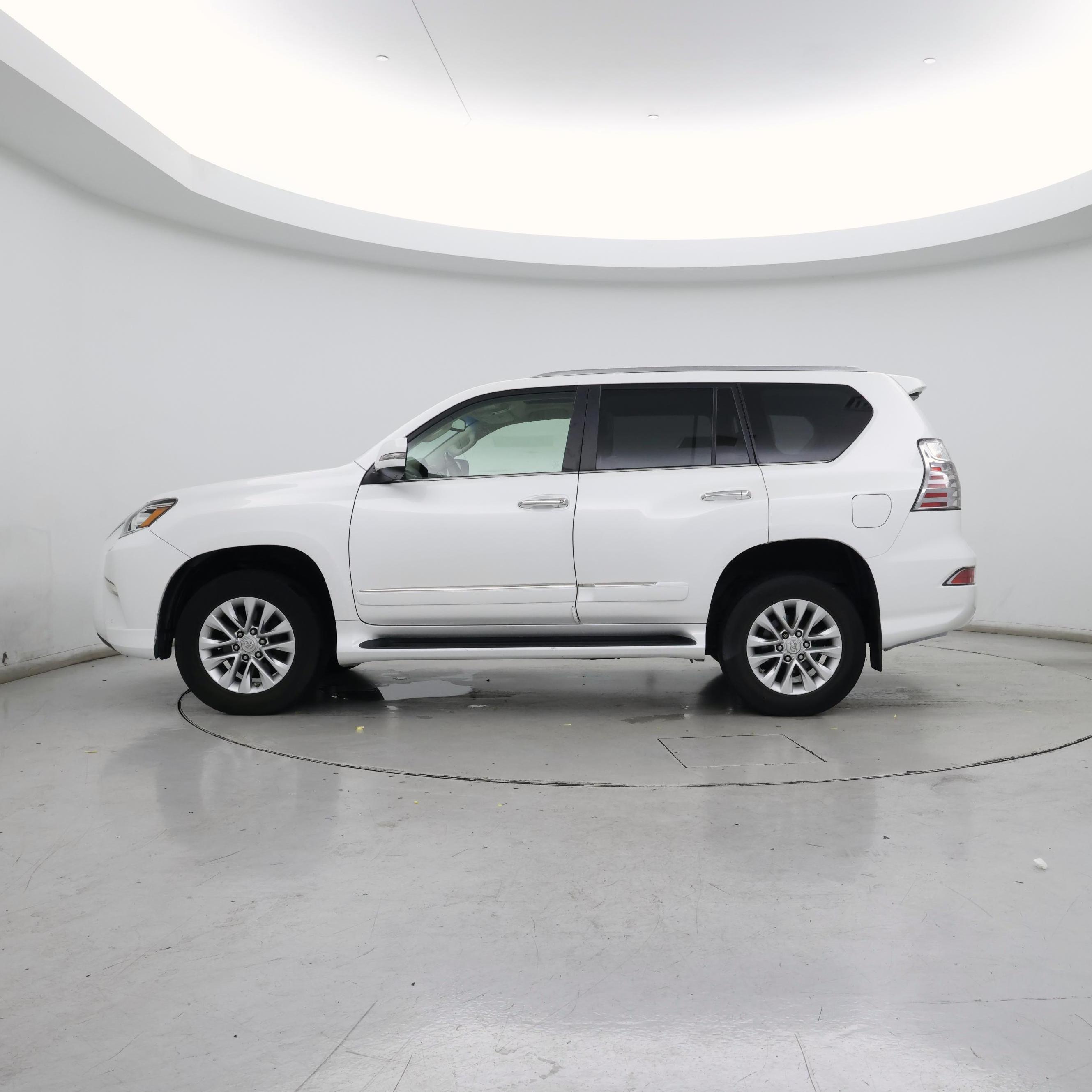 Thumbnail: 2014 Lexus GX - 3
