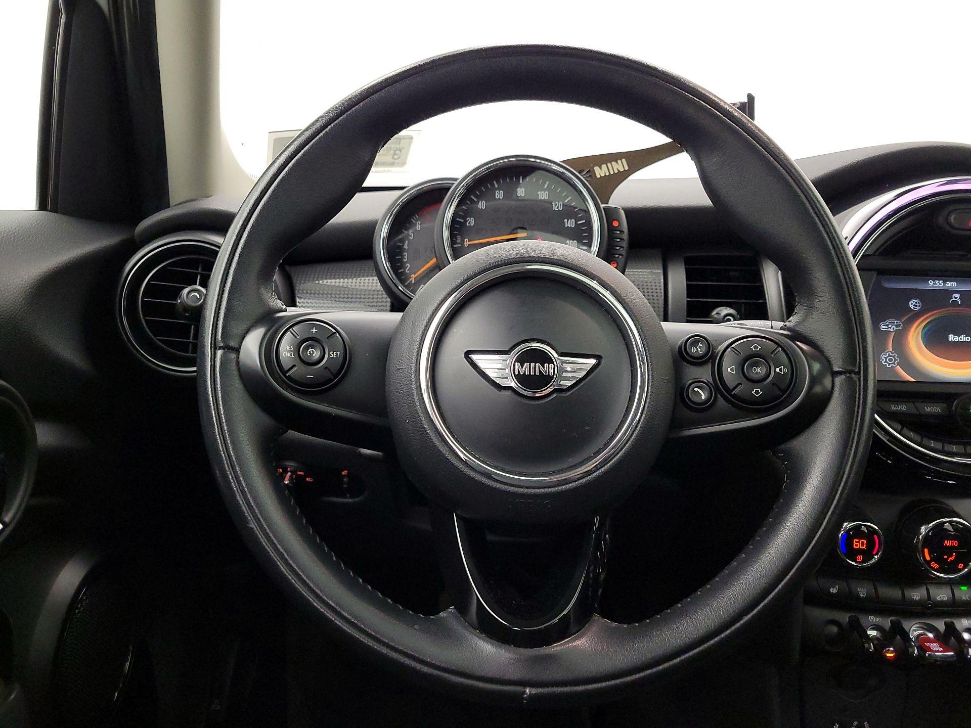 Thumbnail: 2017 MINI Cooper Hardtop - 10