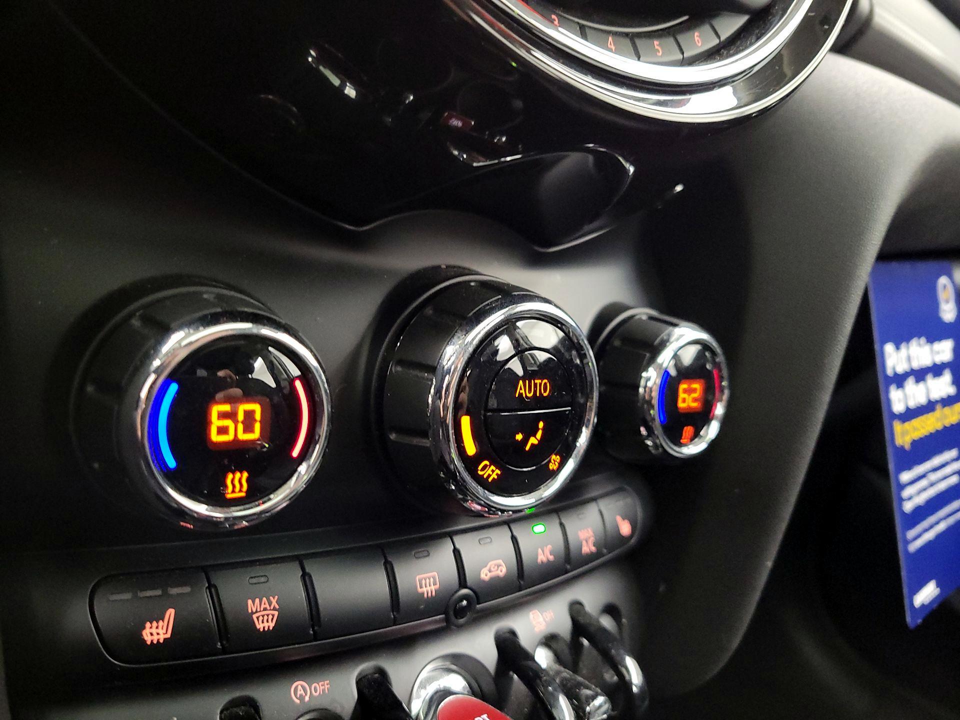 Thumbnail: 2017 MINI Cooper Hardtop - 16