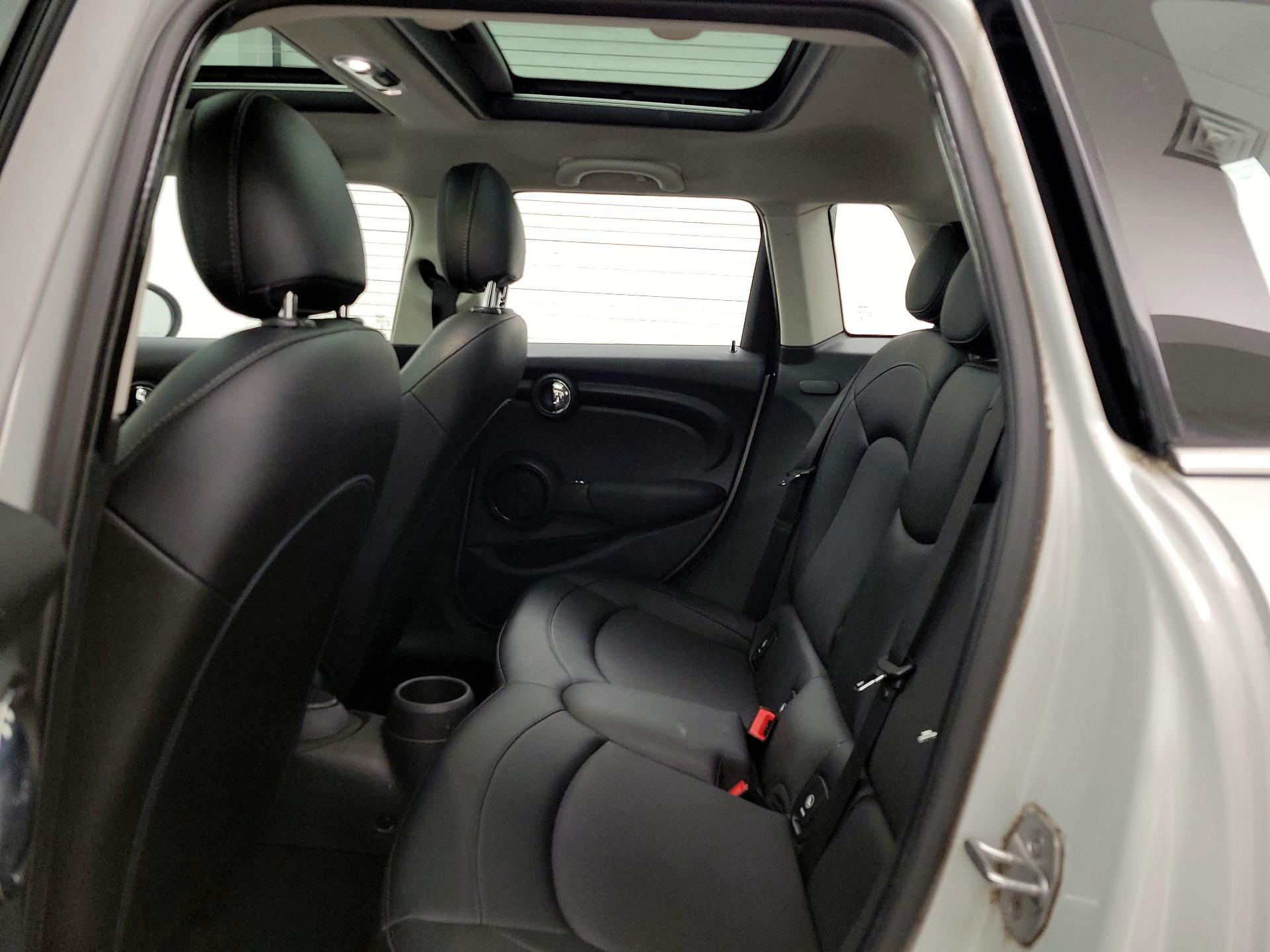 Thumbnail: 2017 MINI Cooper Hardtop - 20