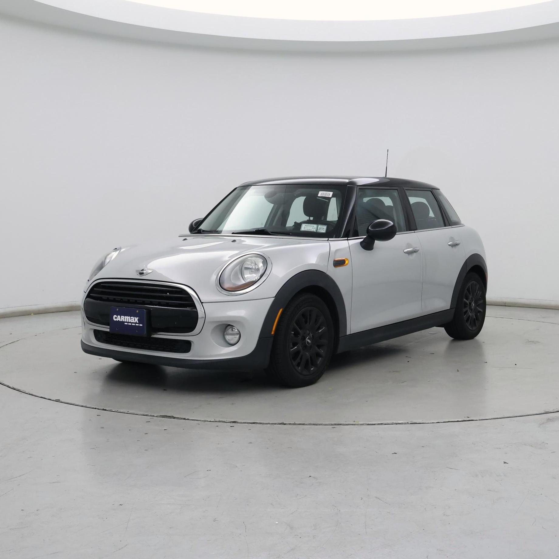 Thumbnail: 2017 MINI Cooper Hardtop - 4