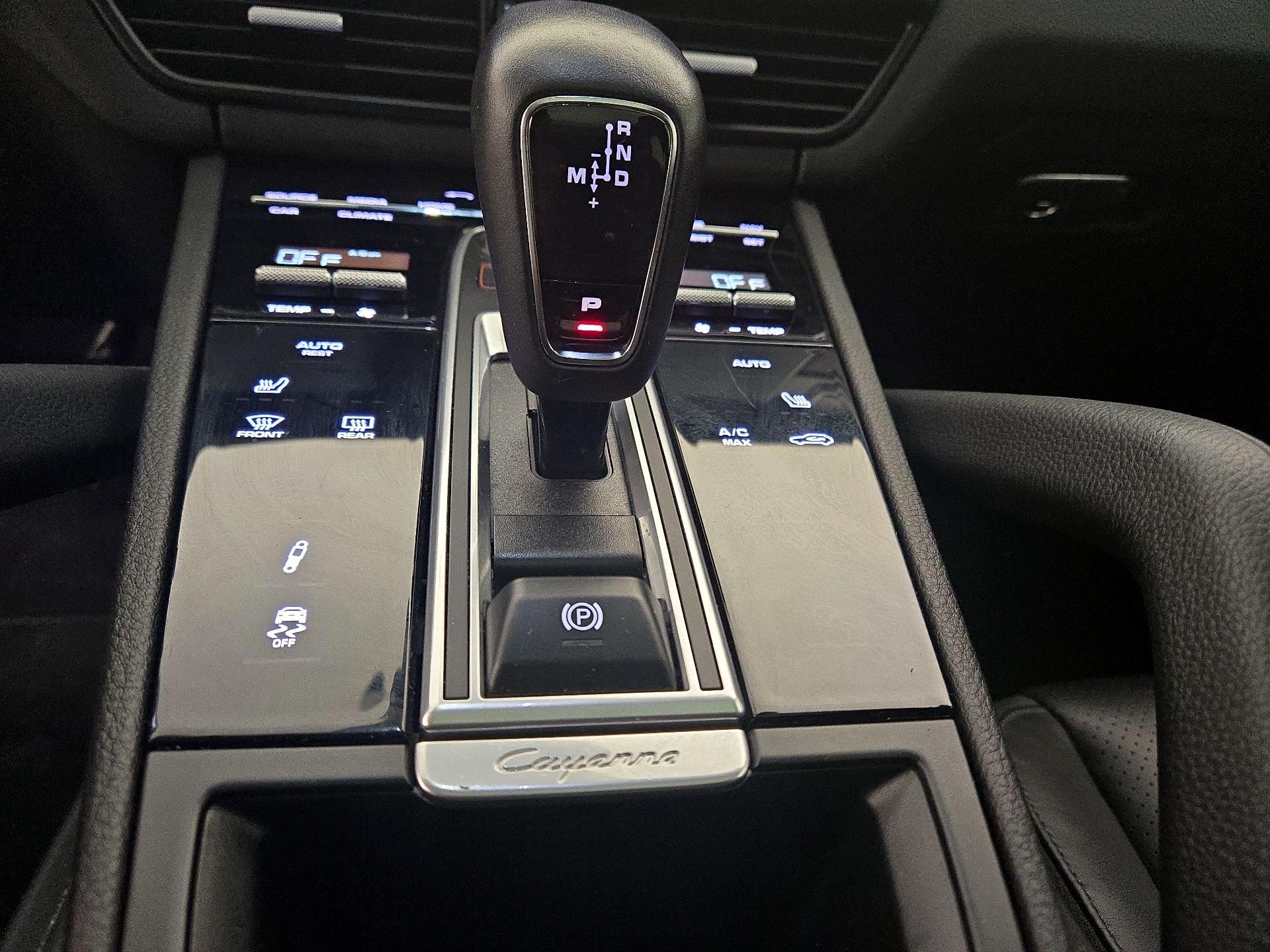 Thumbnail: 2023 Porsche Cayenne - 18