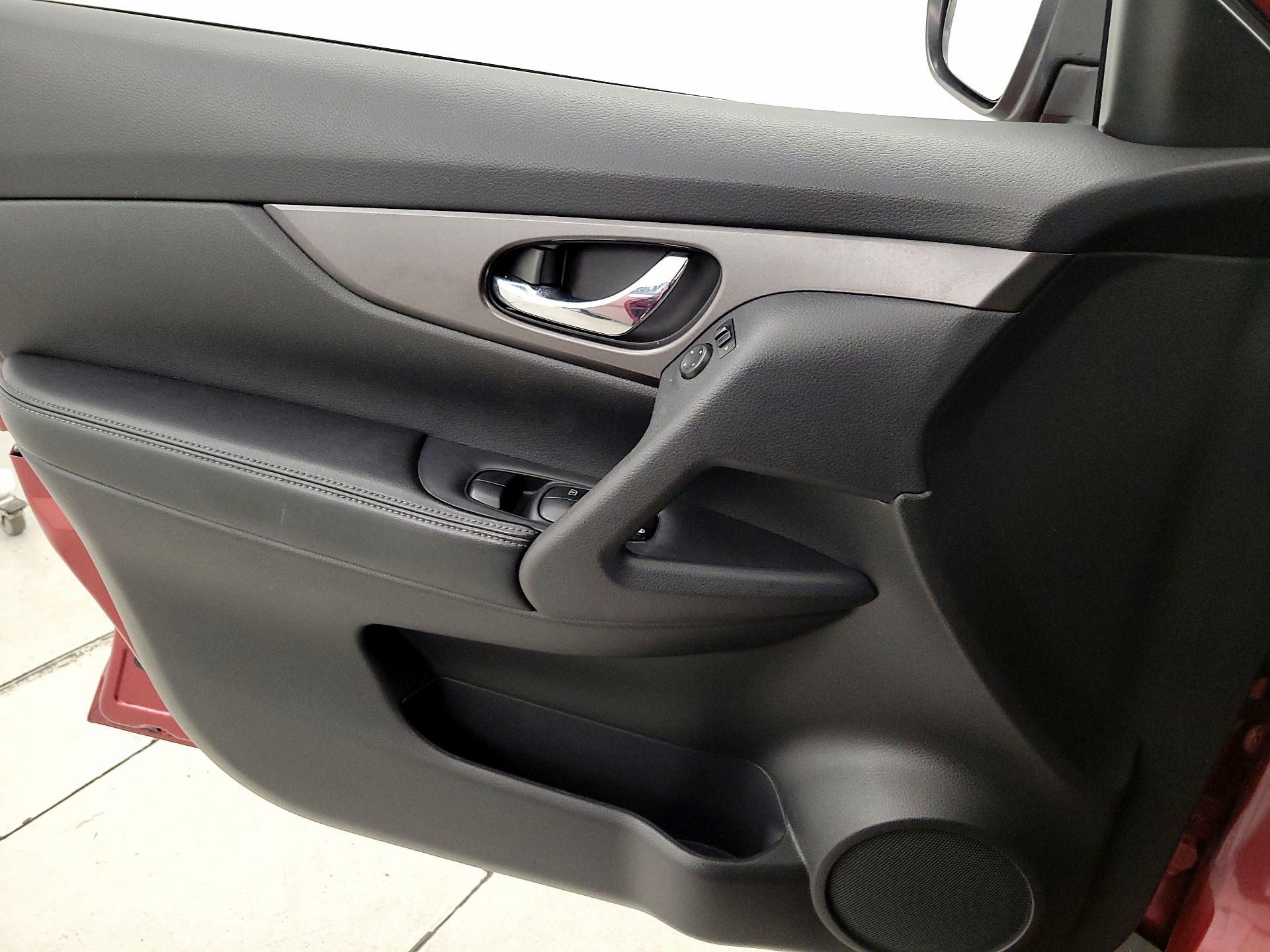 Thumbnail: 2014 Nissan Rogue - 12