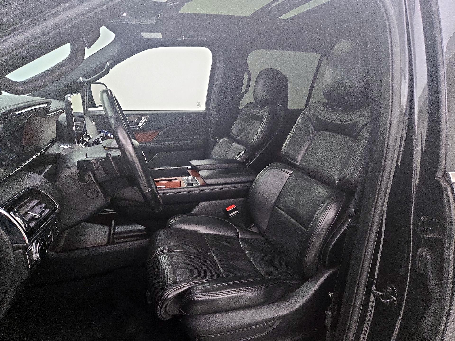 Thumbnail: 2020 Lincoln Navigator - 11