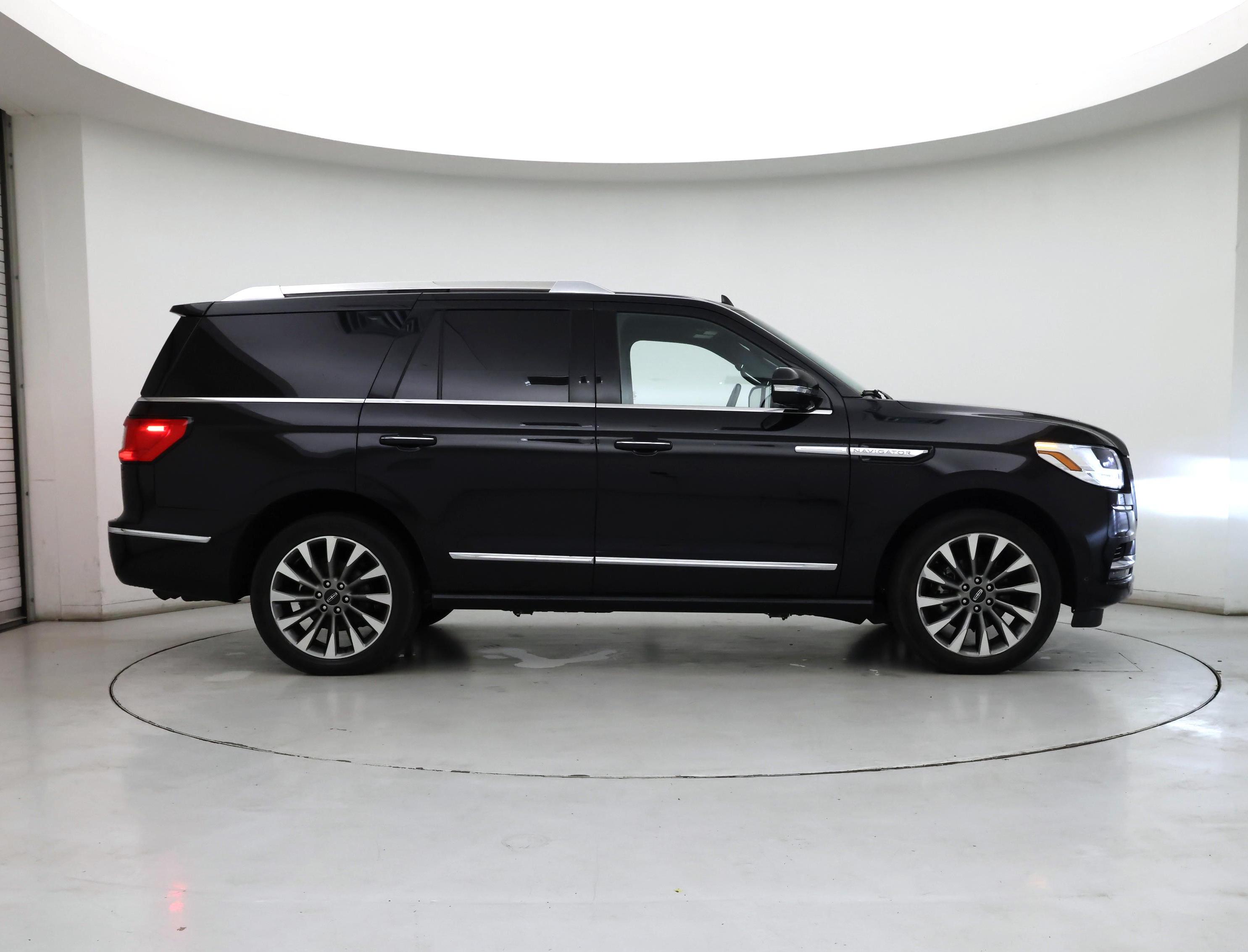 Thumbnail: 2020 Lincoln Navigator - 7