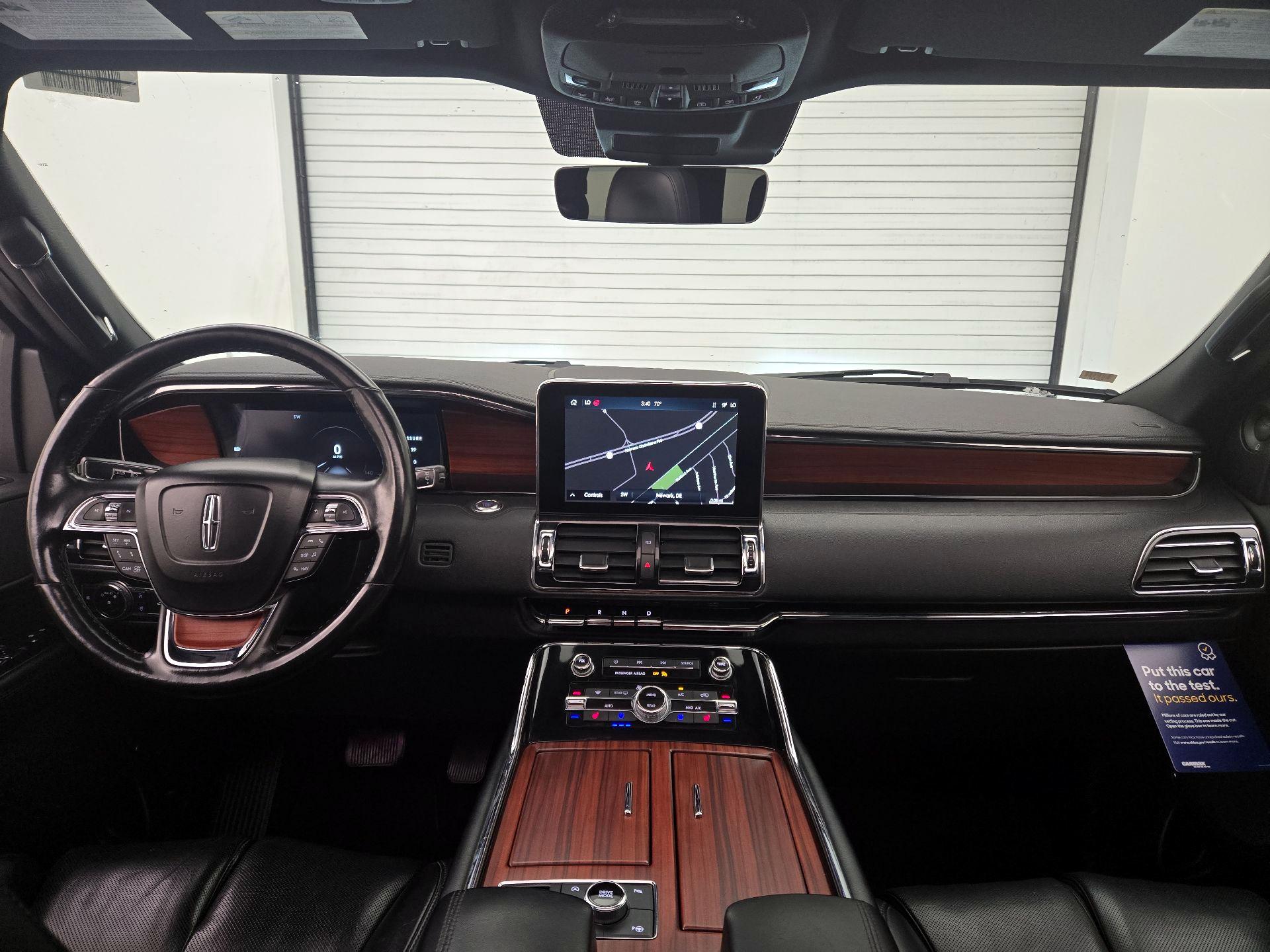 Thumbnail: 2021 Lincoln Navigator L - 9