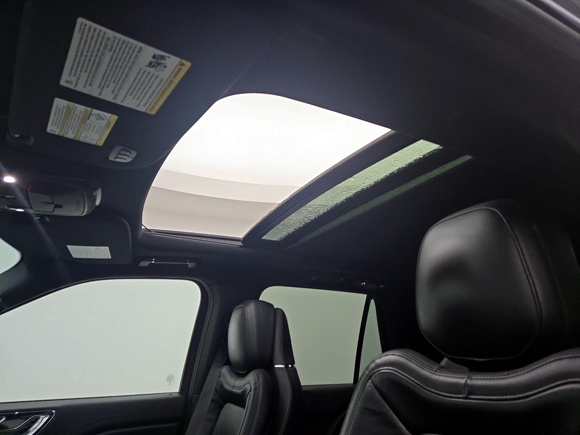 Thumbnail: 2021 Lincoln Navigator L - 20