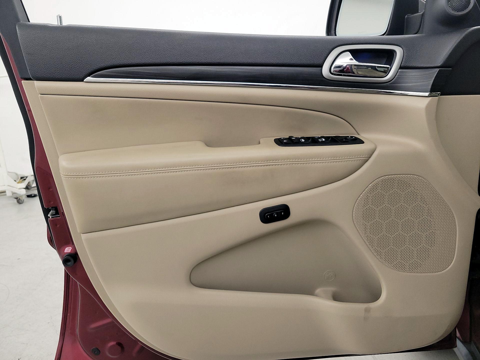 Thumbnail: 2020 Jeep Grand Cherokee - 12