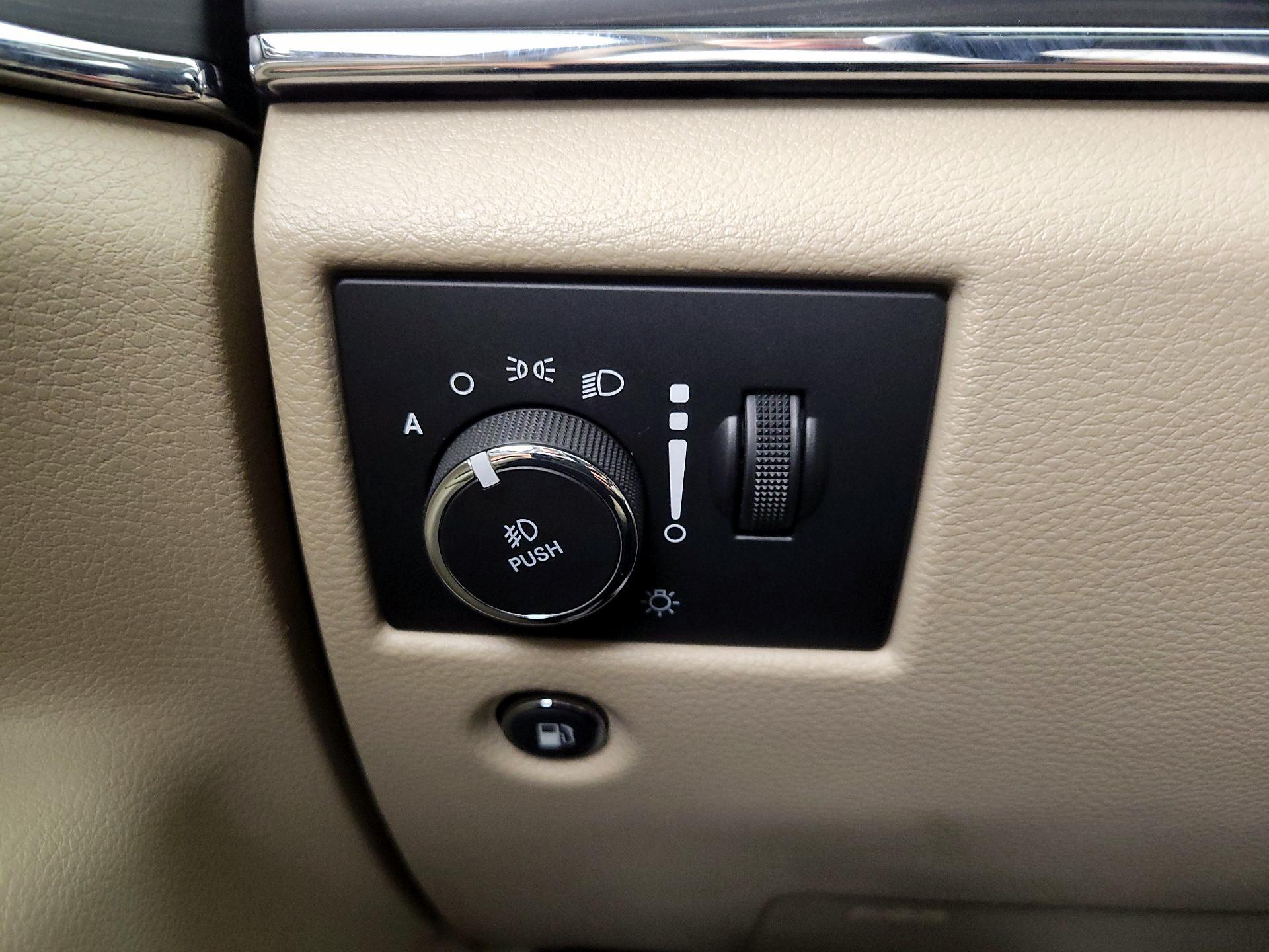 Thumbnail: 2020 Jeep Grand Cherokee - 13