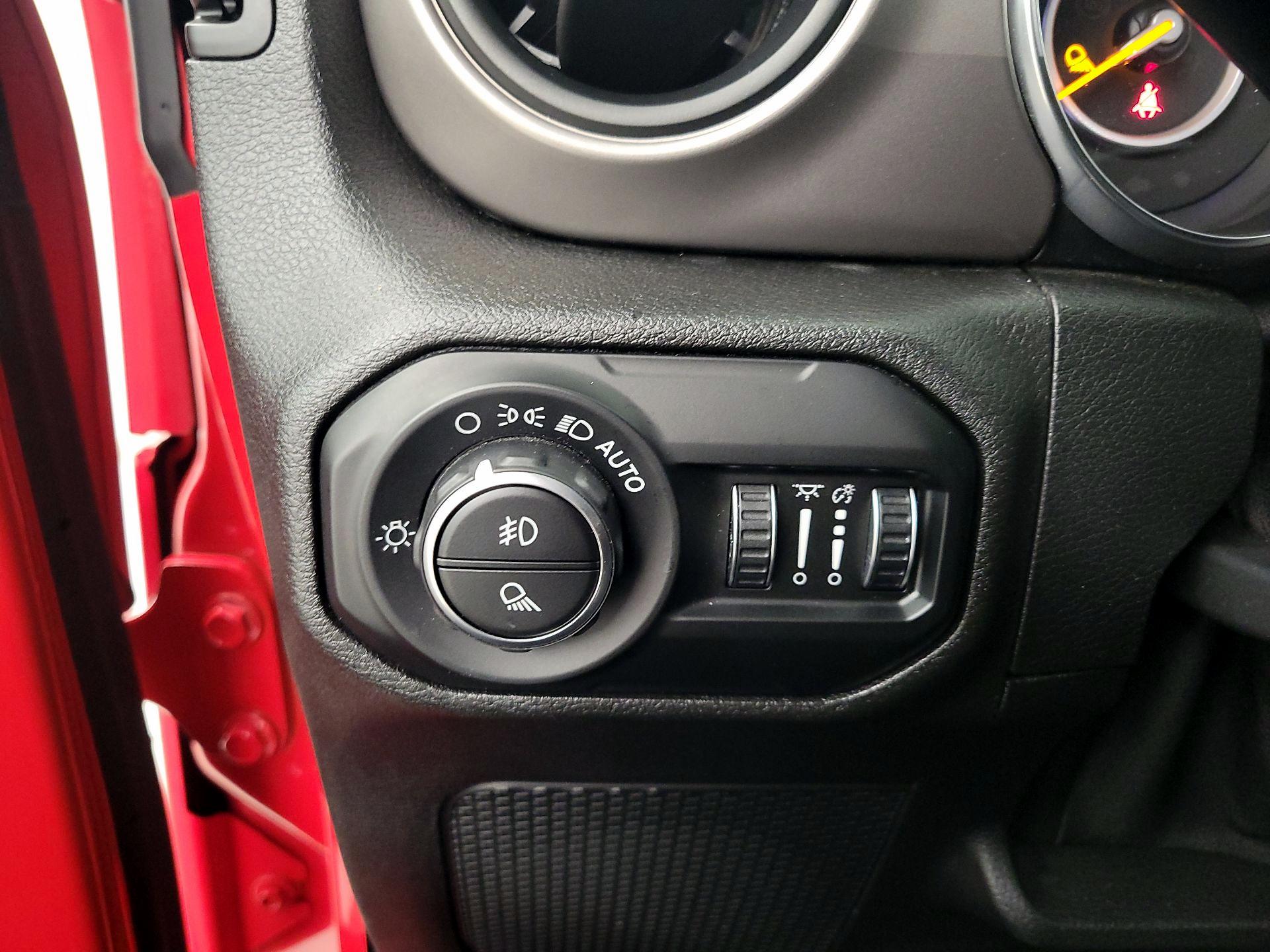 Thumbnail: 2020 Jeep Gladiator - 13