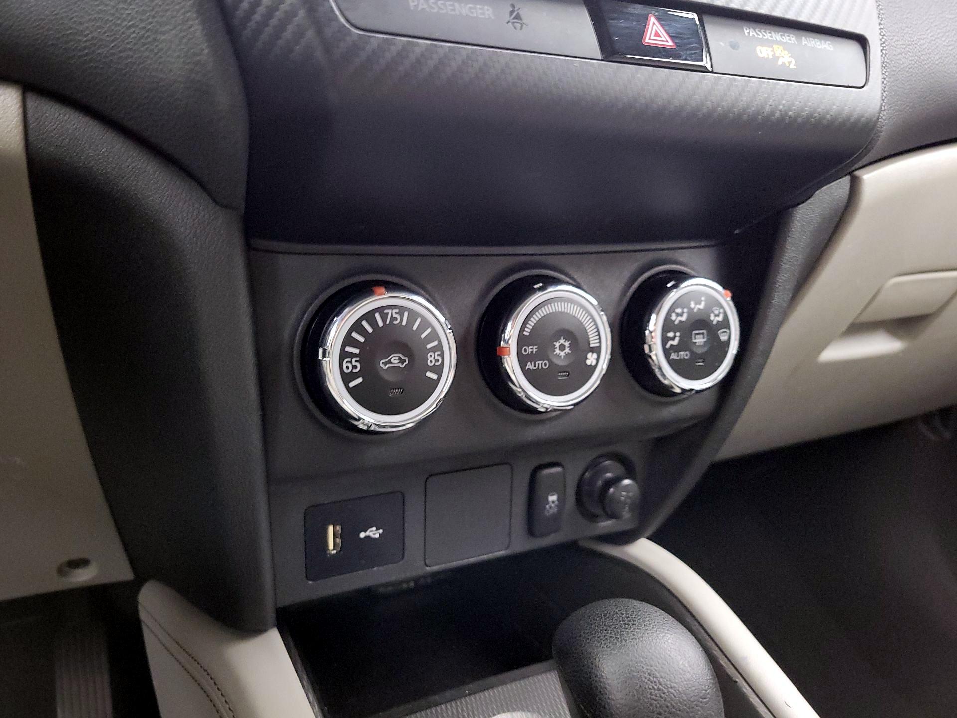 Thumbnail: 2019 Mitsubishi Outlander Sport - 15