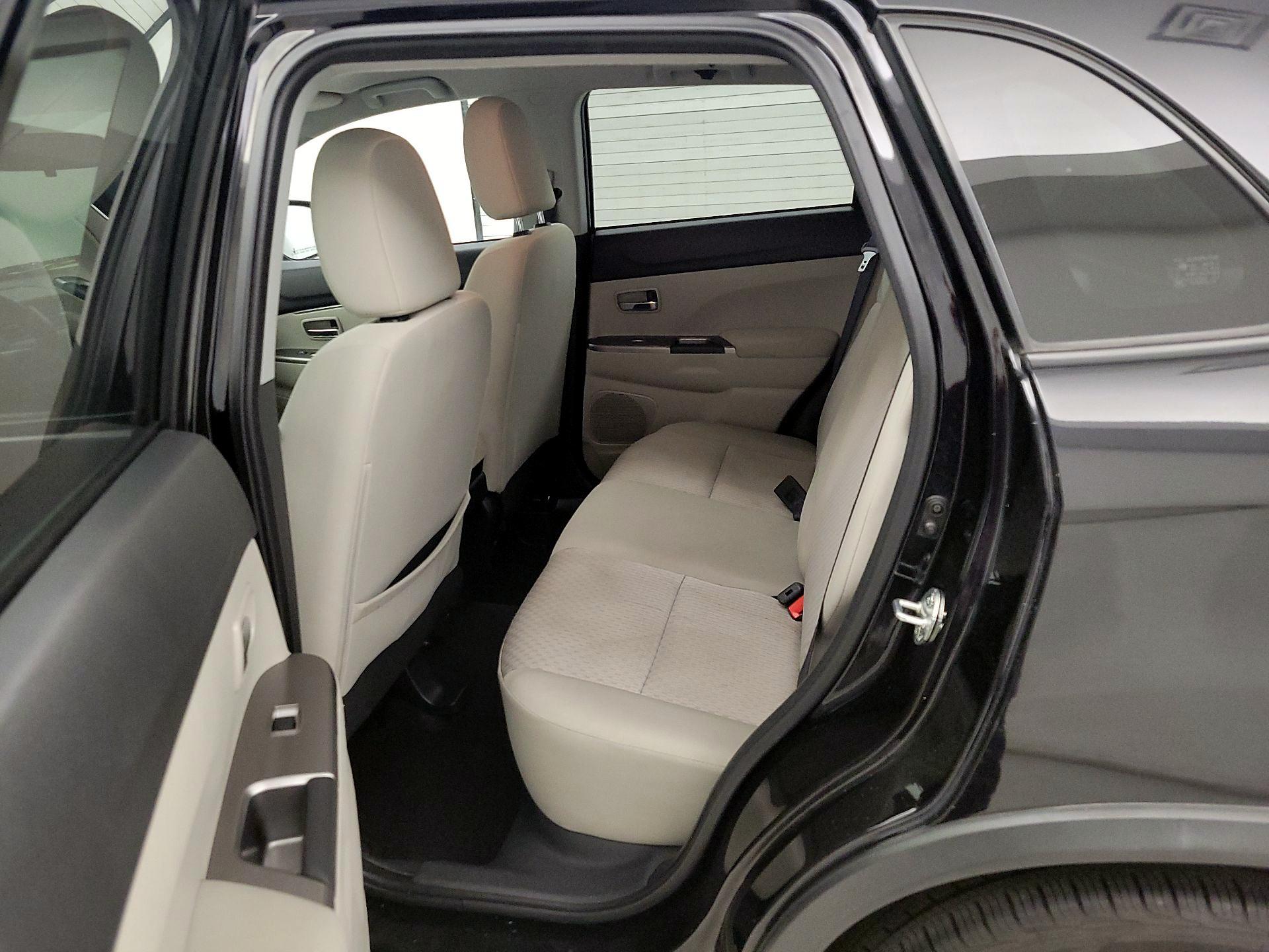 Thumbnail: 2019 Mitsubishi Outlander Sport - 18