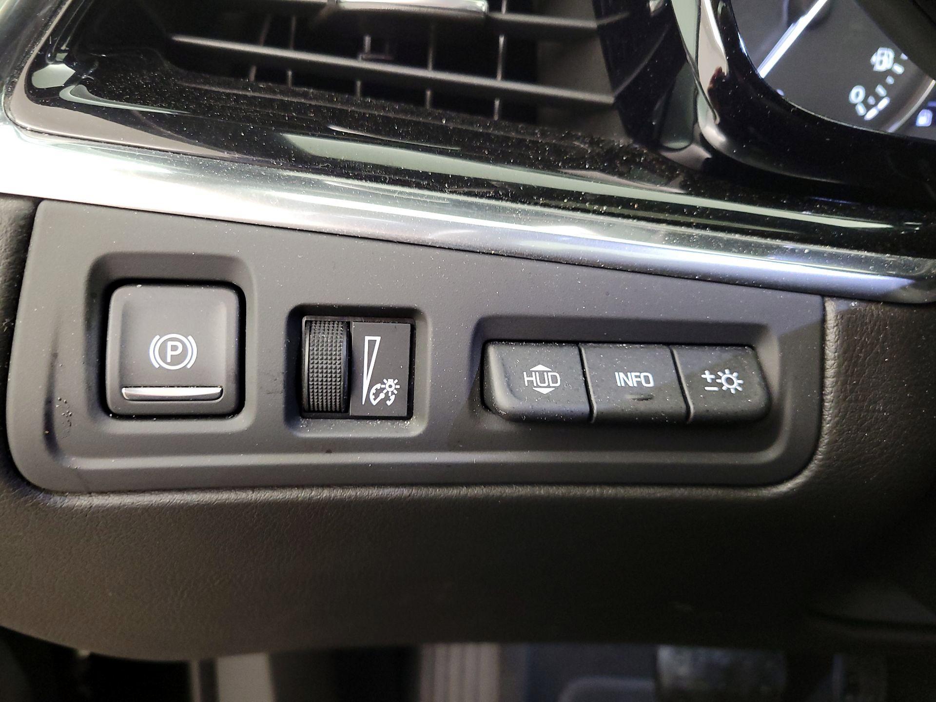 Thumbnail: 2020 Cadillac XT6 - 13