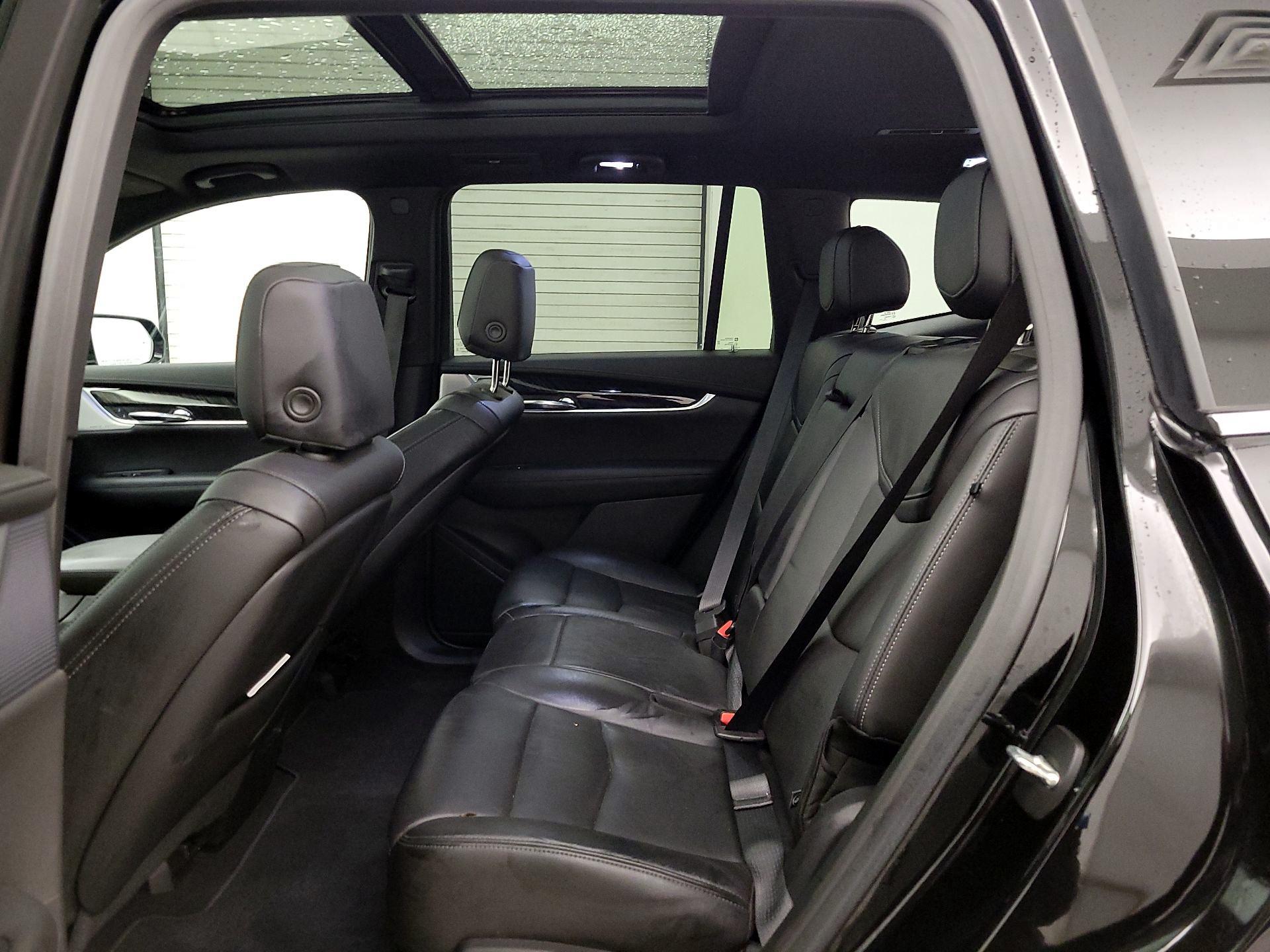 Thumbnail: 2020 Cadillac XT6 - 20