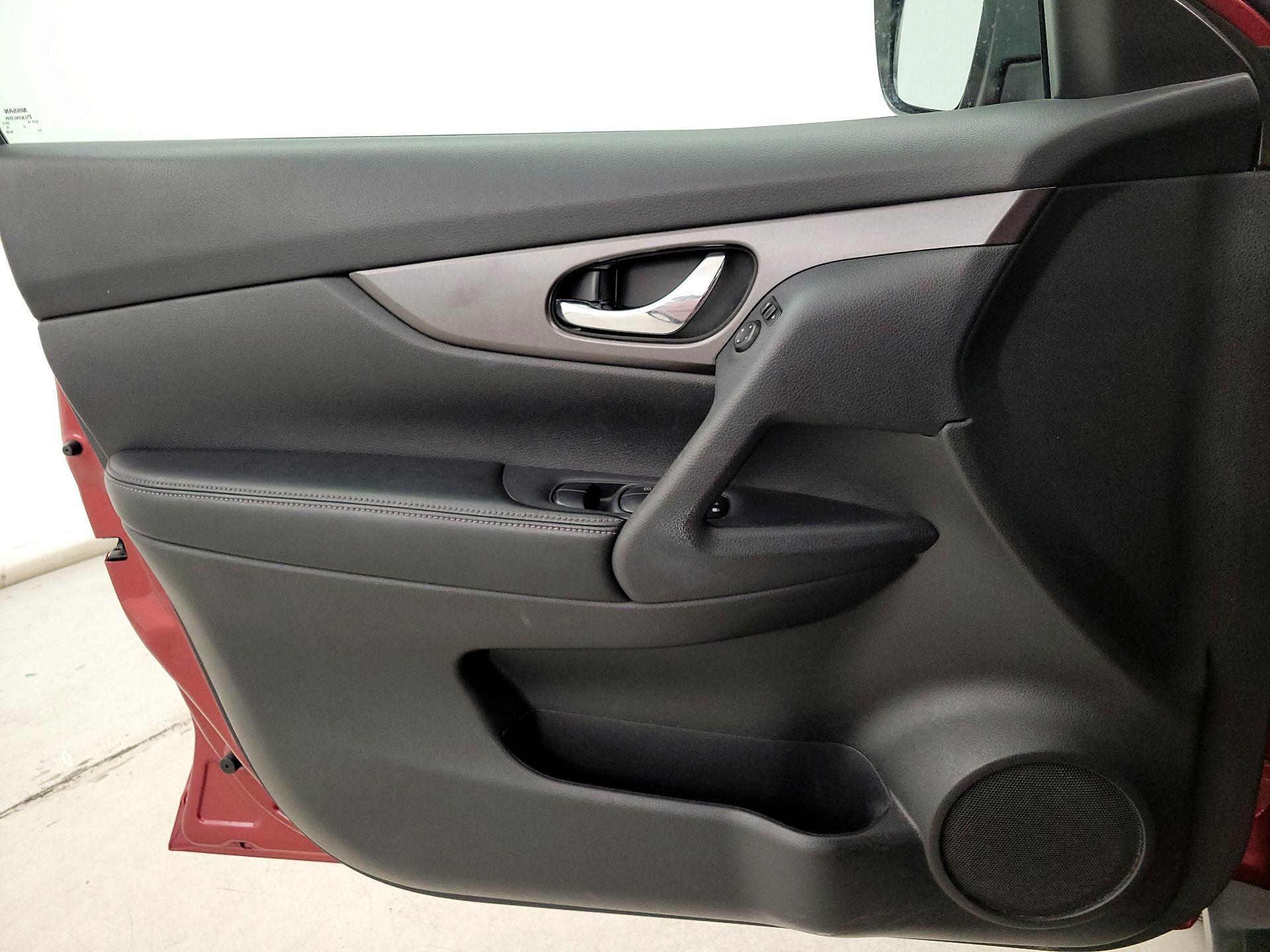 Thumbnail: 2014 Nissan Rogue - 12