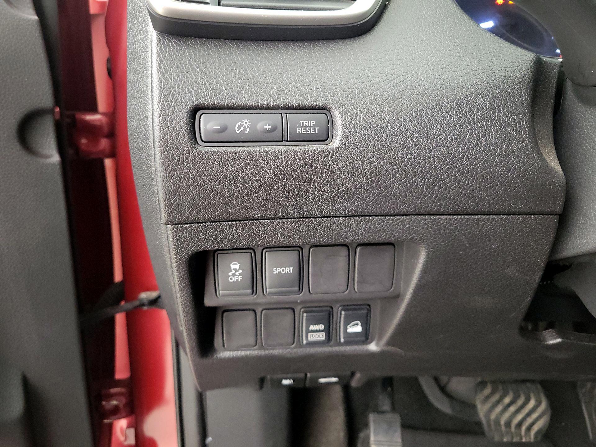 Thumbnail: 2014 Nissan Rogue - 13