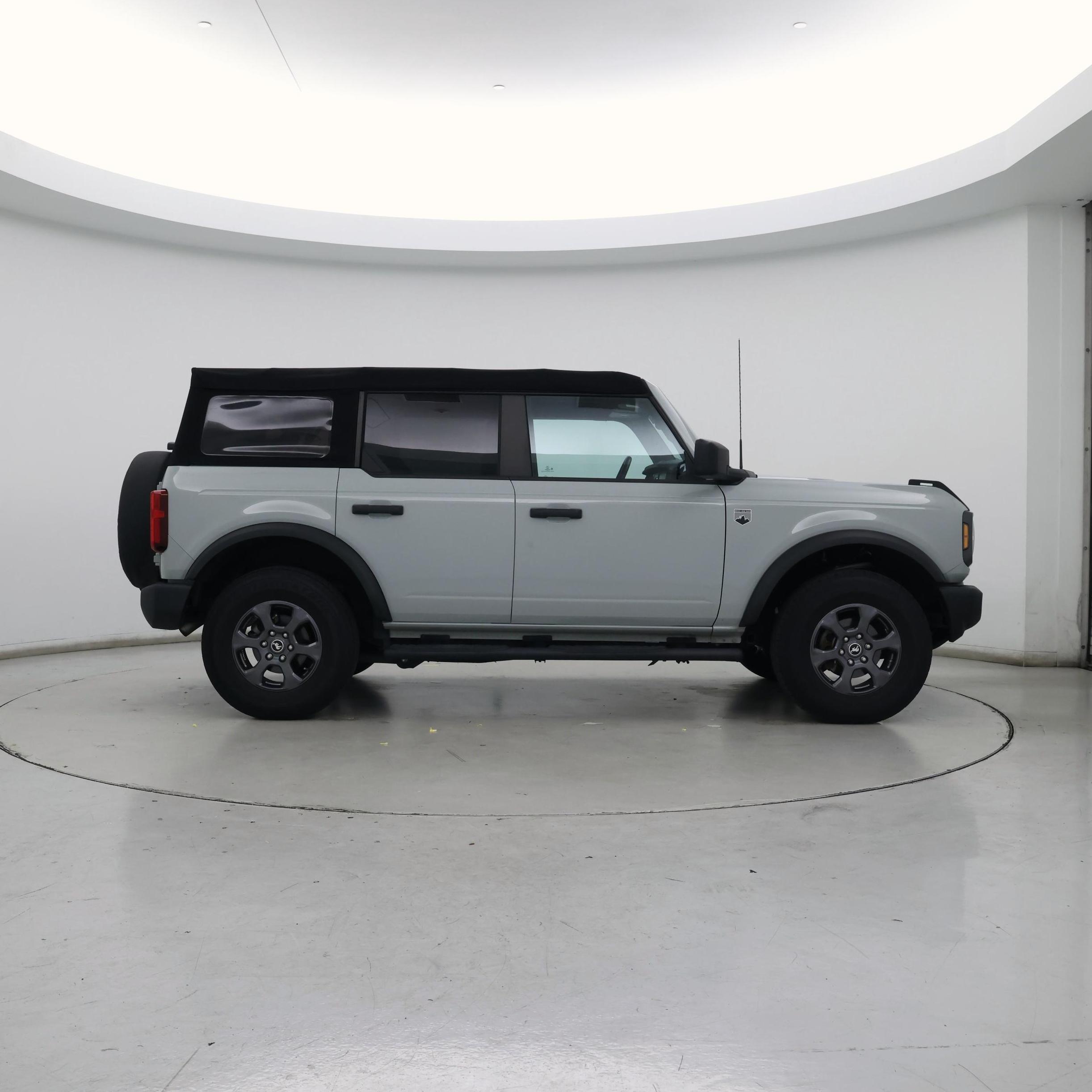 Thumbnail: 2022 Ford Bronco - 7