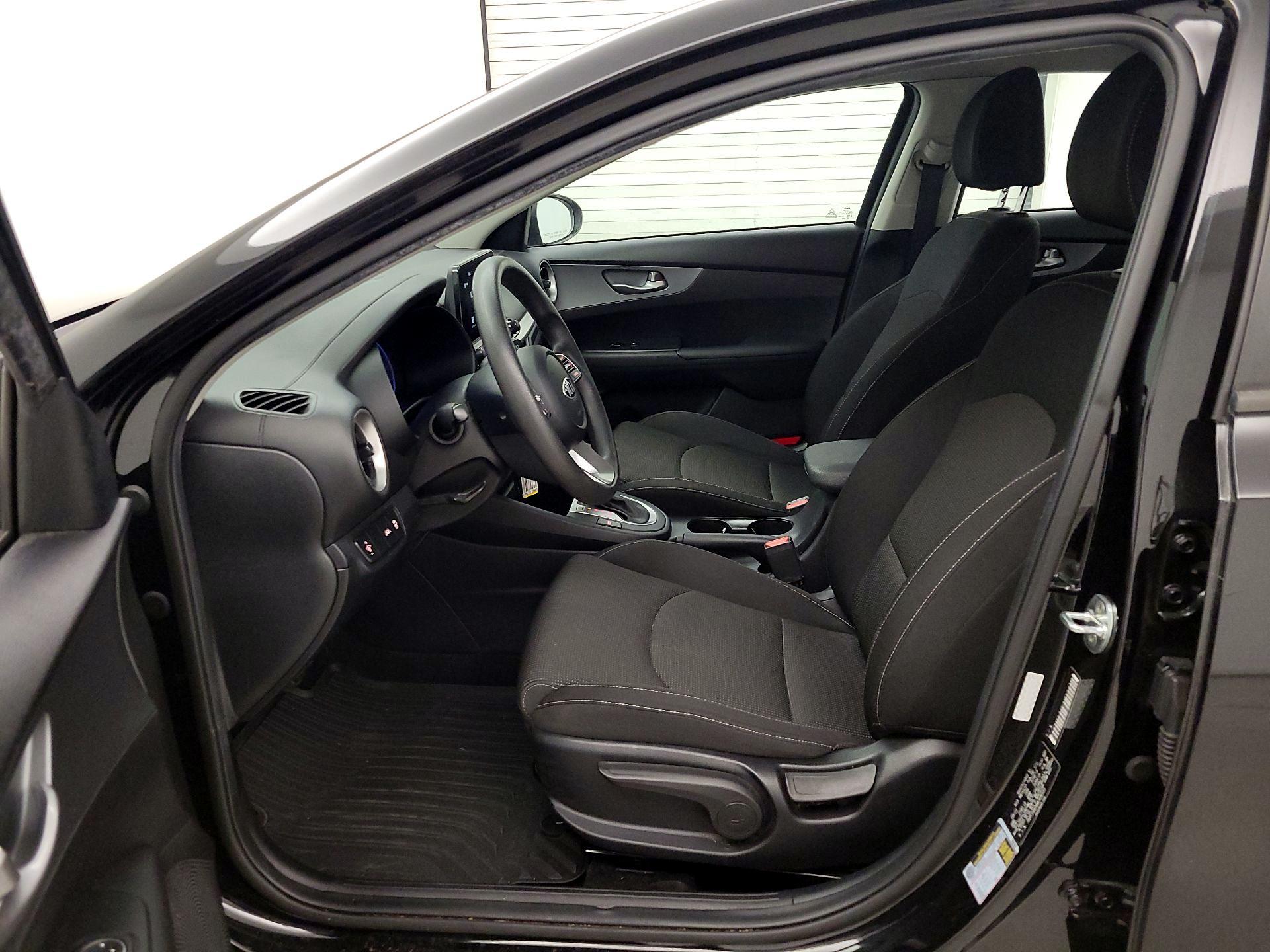 Thumbnail: 2021 Kia Forte - 11