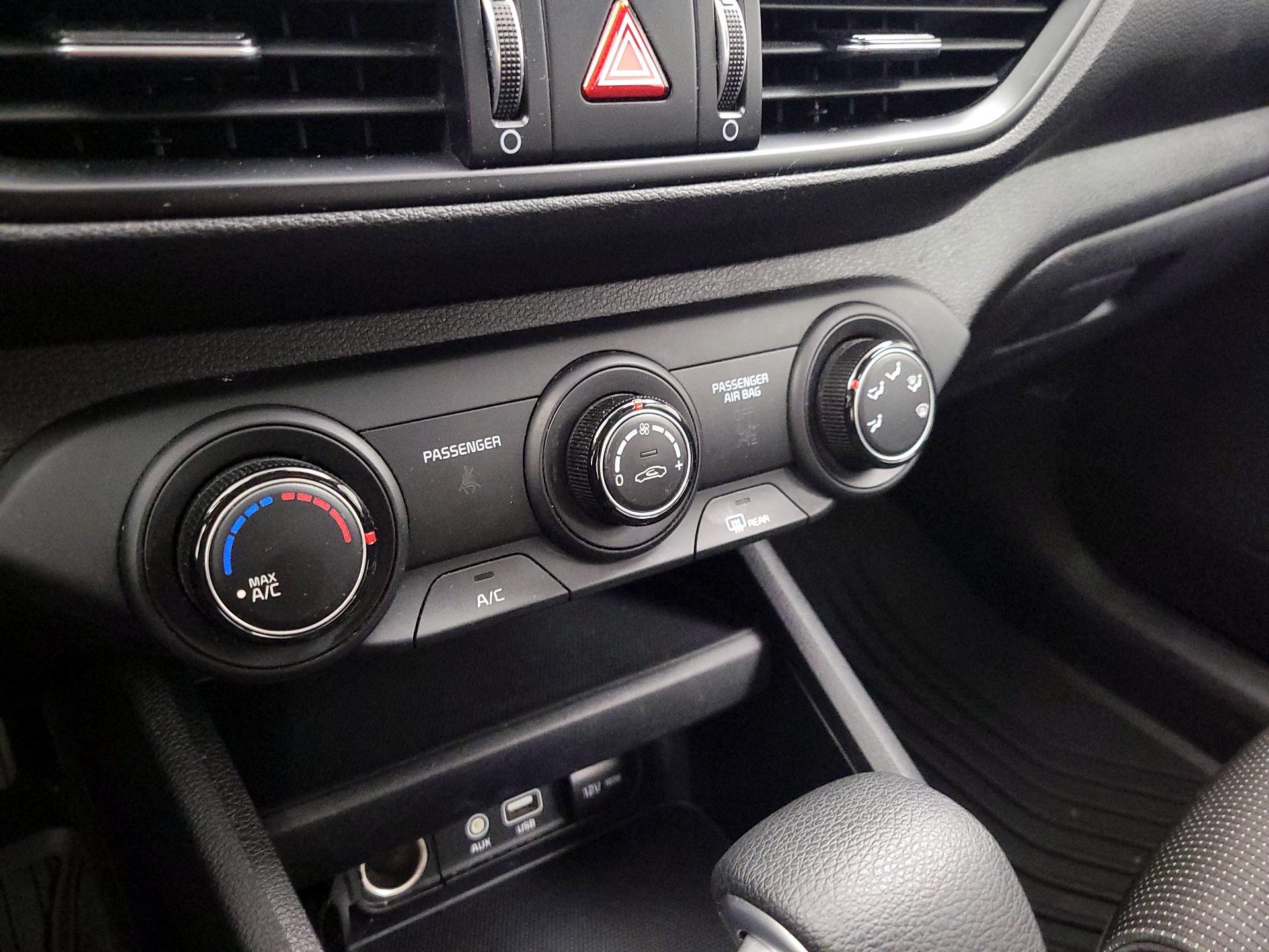 Thumbnail: 2021 Kia Forte - 16