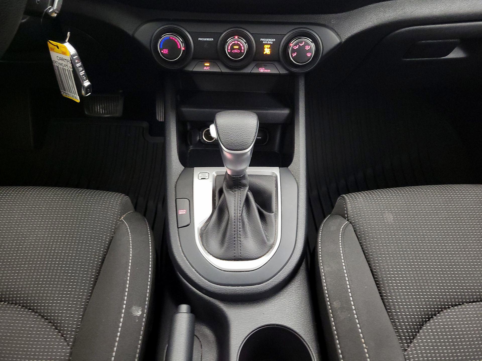 Thumbnail: 2021 Kia Forte - 17