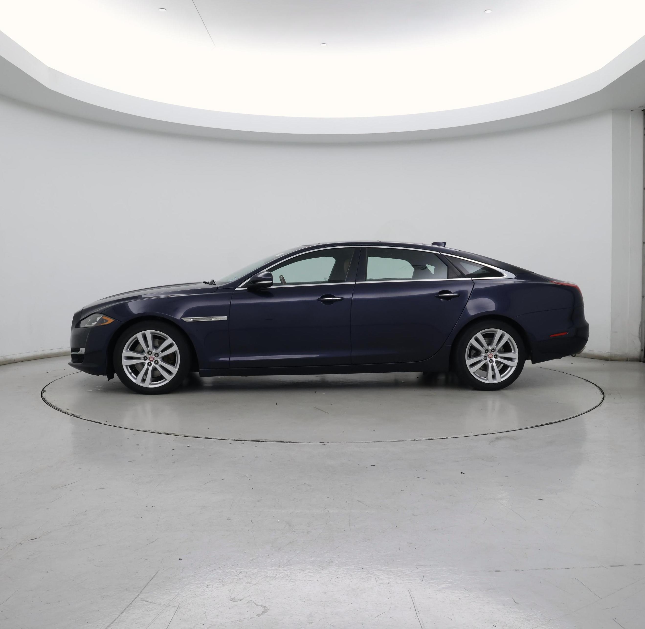 Thumbnail: 2018 Jaguar XJ - 3