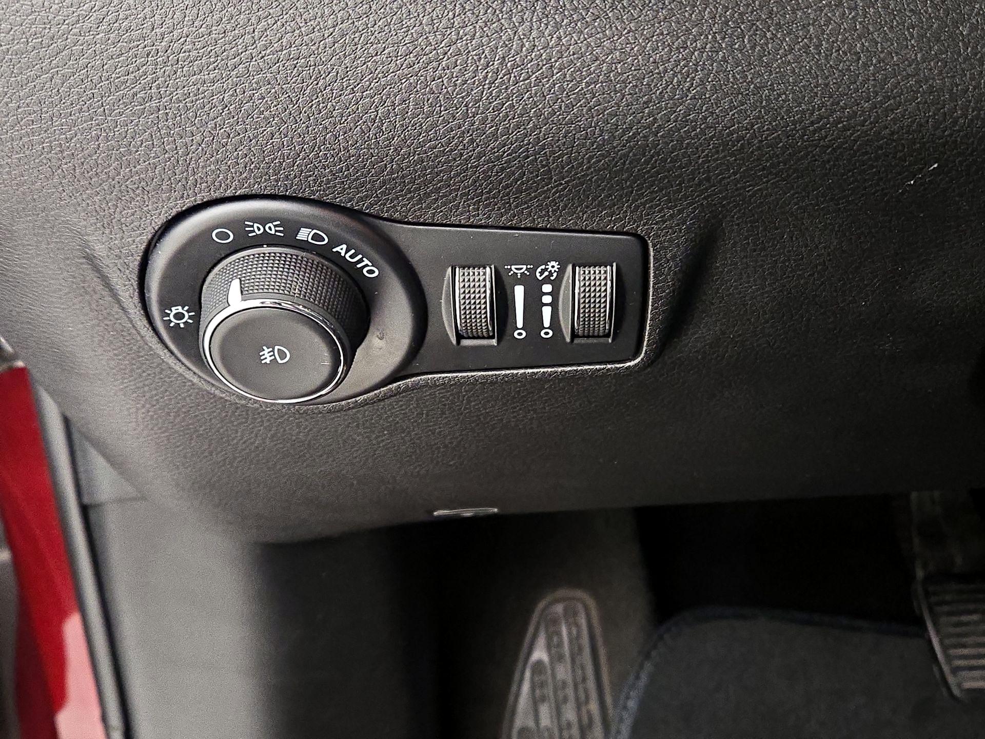 Thumbnail: 2022 Jeep Compass - 13