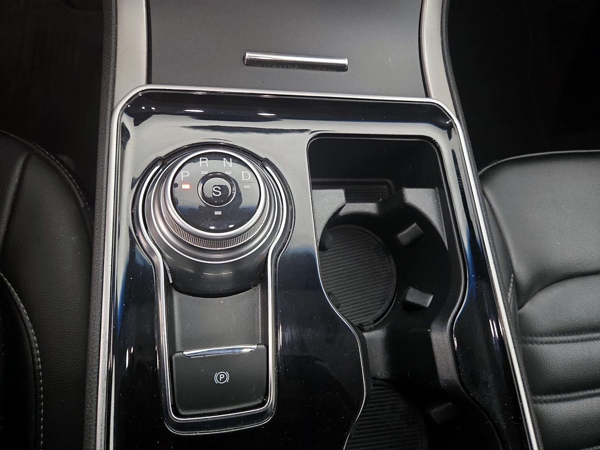 Thumbnail: 2020 Ford Edge - 18