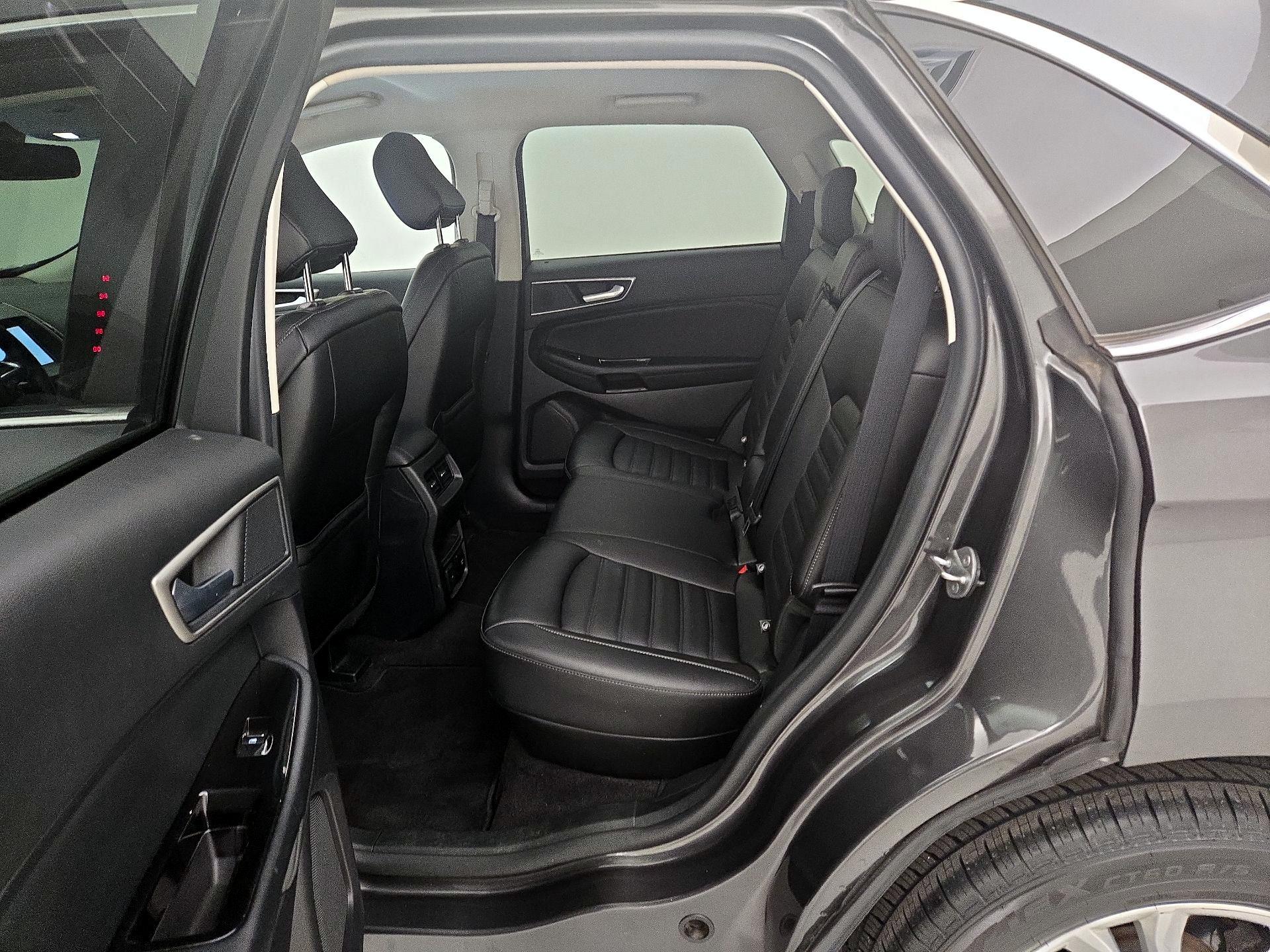 Thumbnail: 2020 Ford Edge - 19