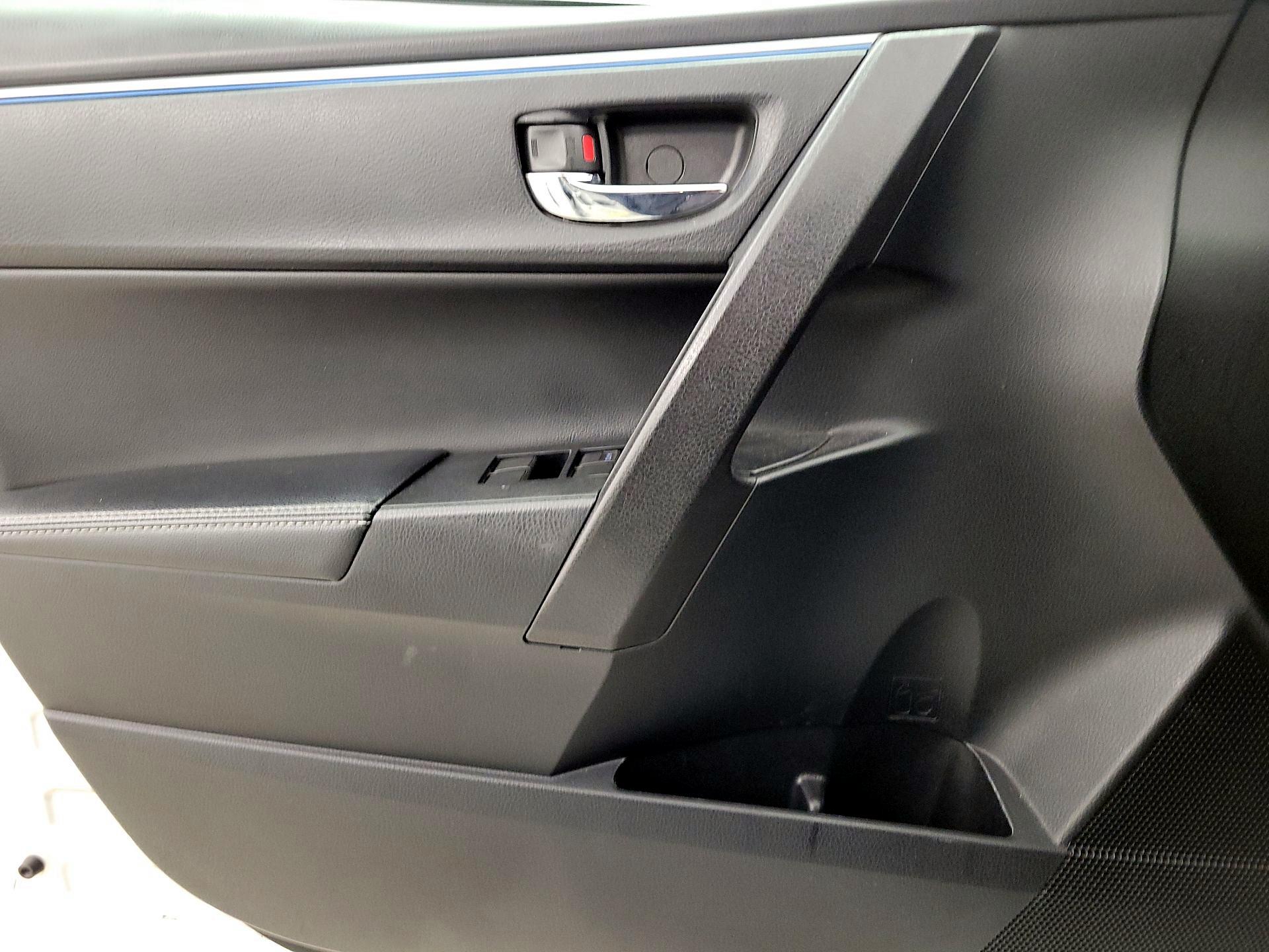 Thumbnail: 2015 Toyota Corolla - 12