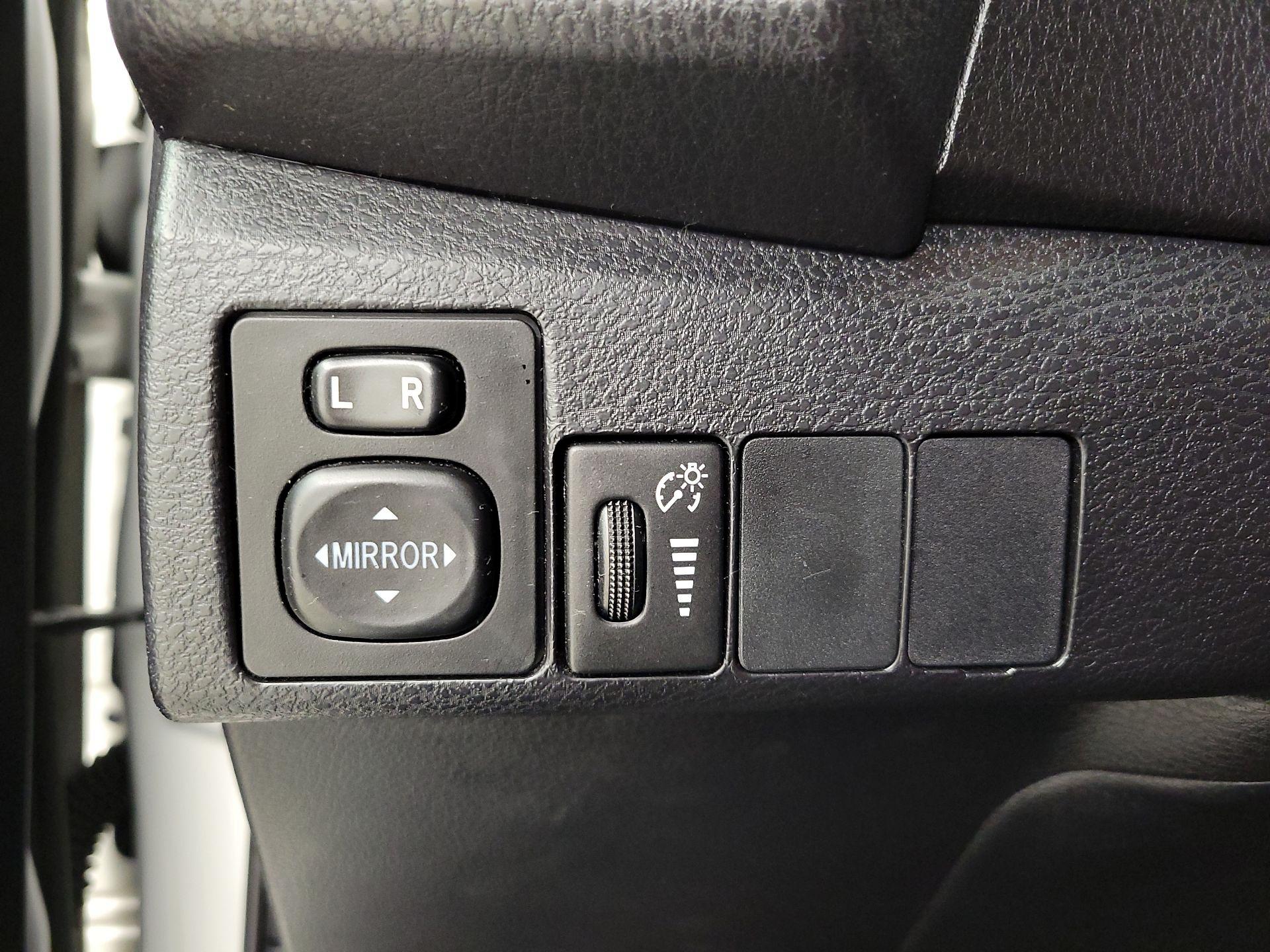 Thumbnail: 2015 Toyota Corolla - 13