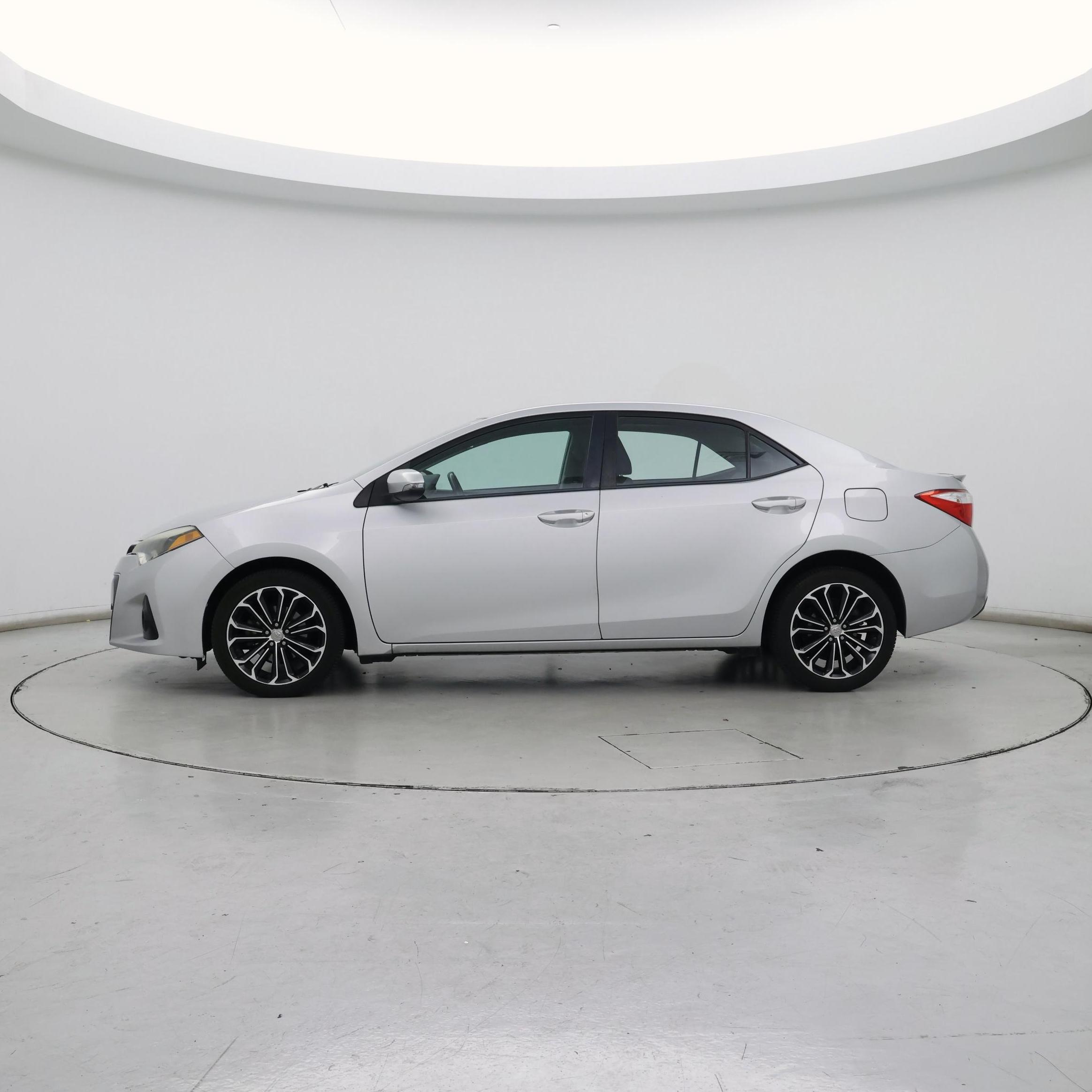 Thumbnail: 2015 Toyota Corolla - 3
