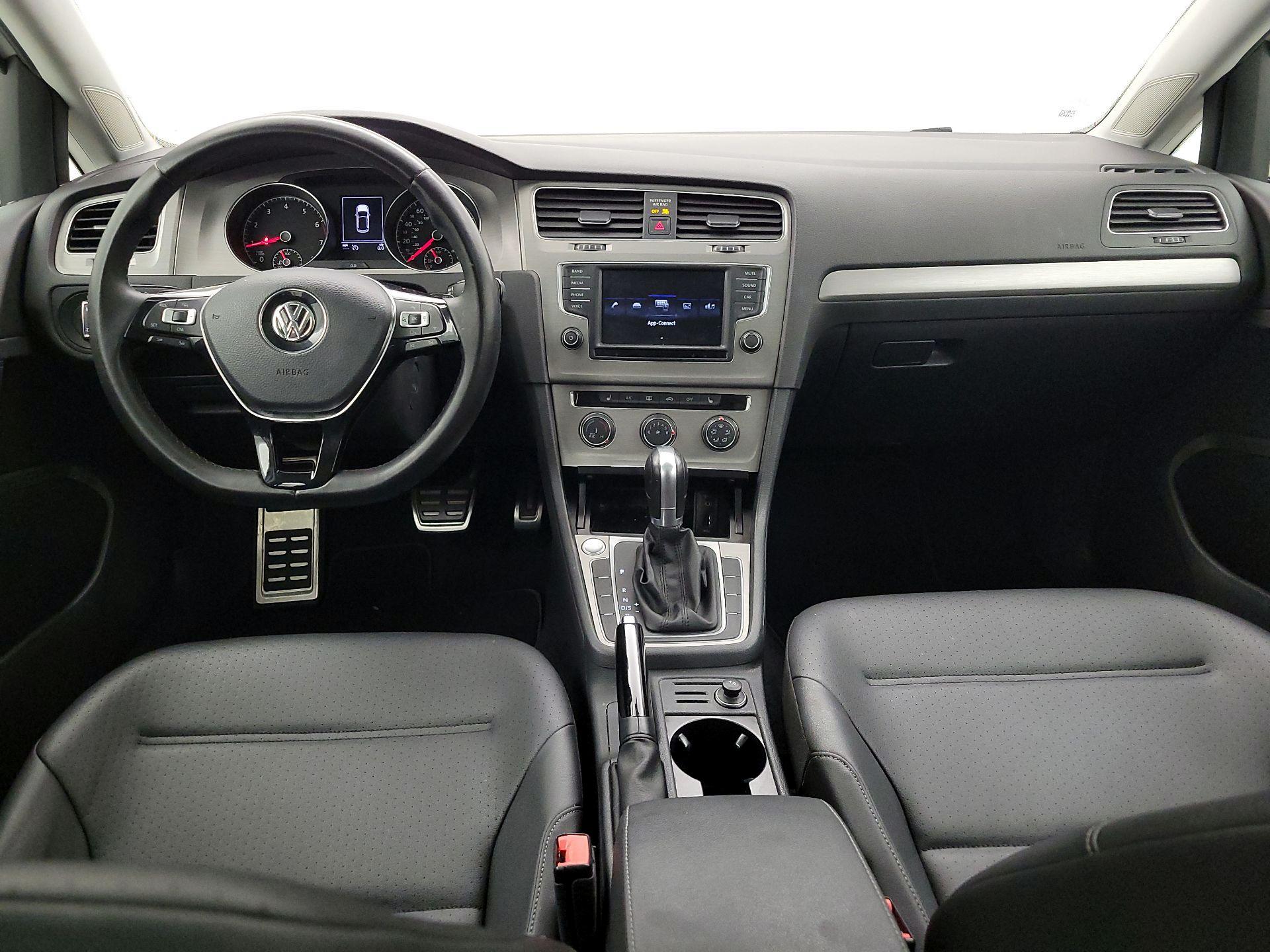 Thumbnail: 2017 Volkswagen Golf - 9
