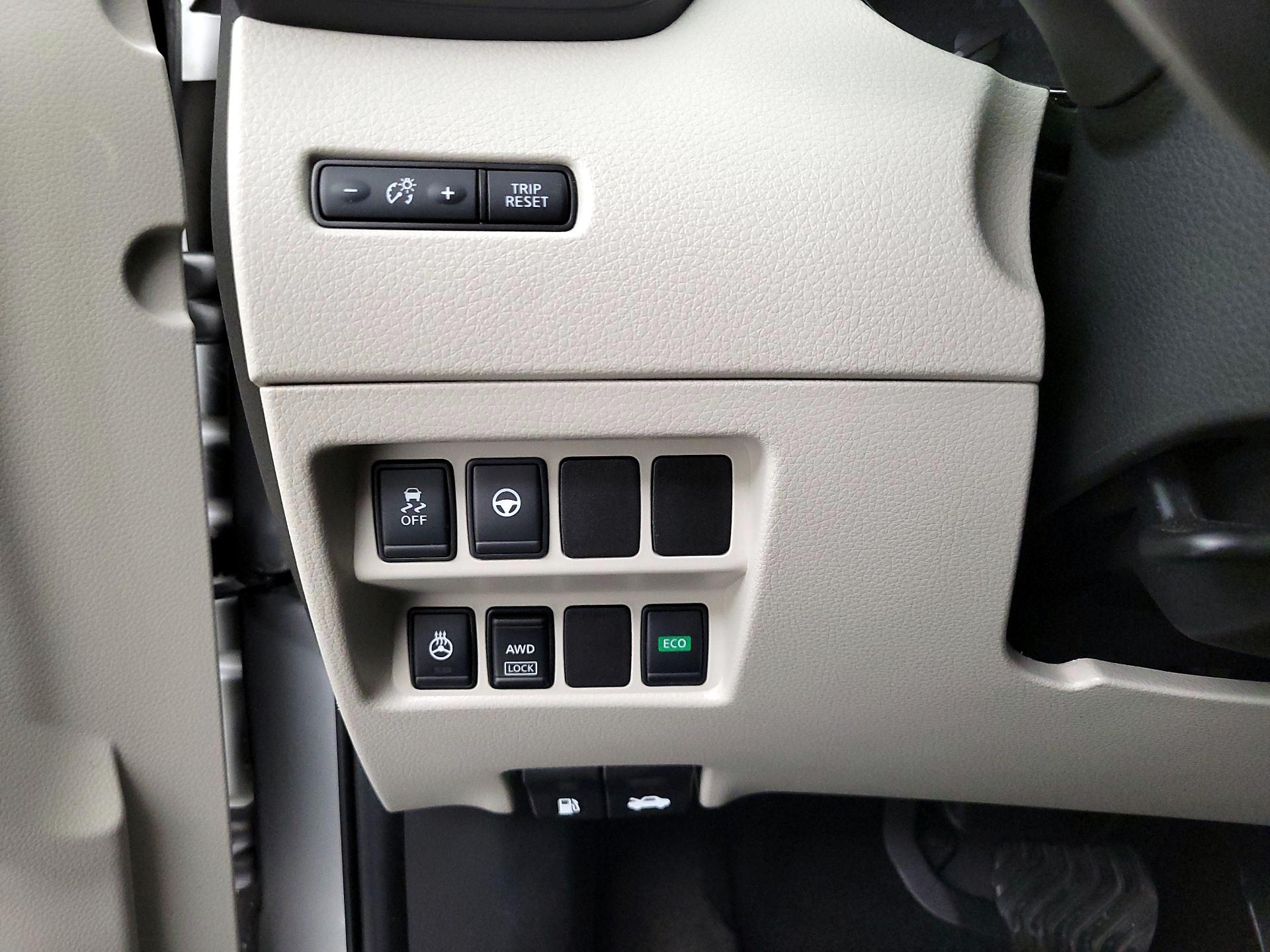 Thumbnail: 2019 Nissan Rogue Sport - 13