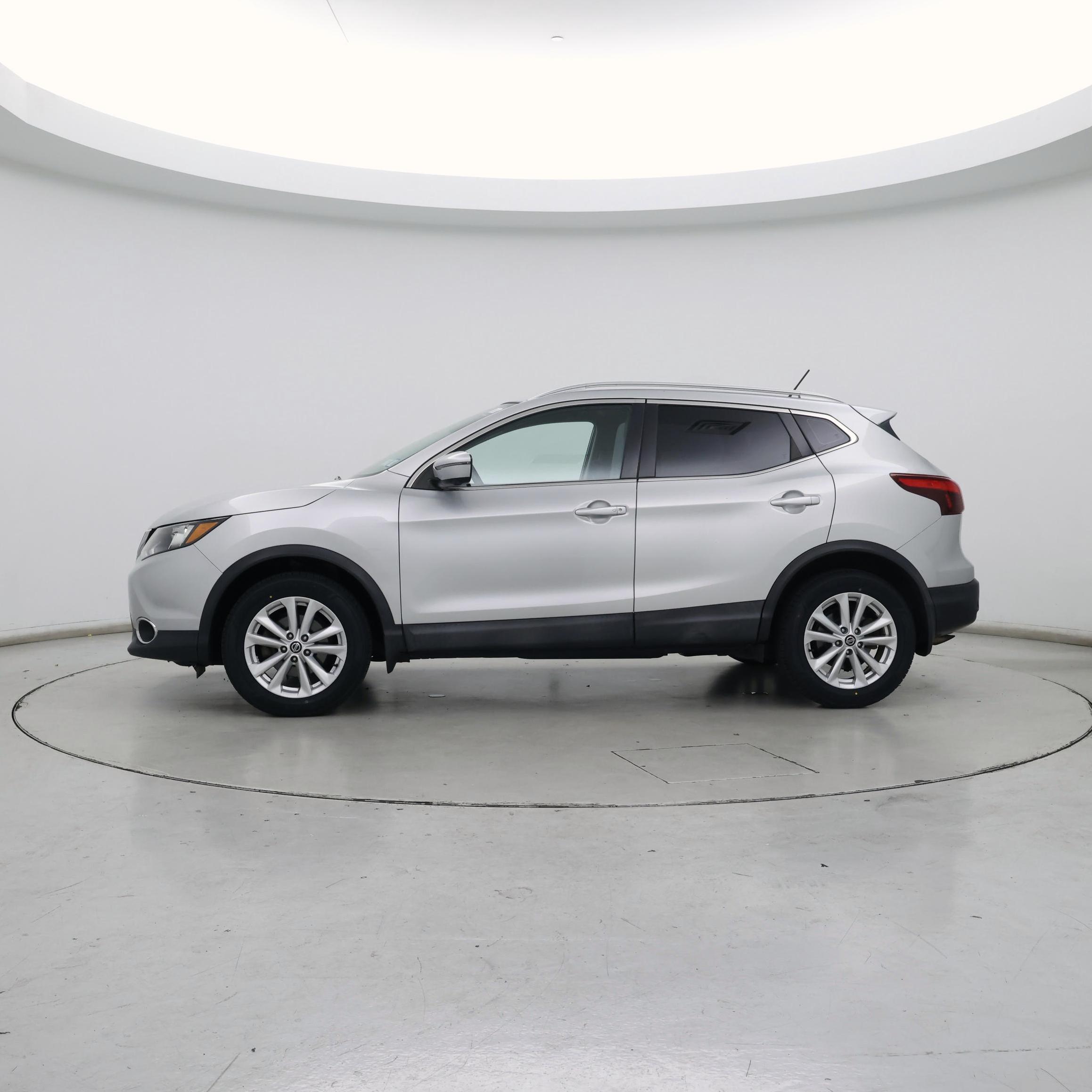 Thumbnail: 2019 Nissan Rogue Sport - 3