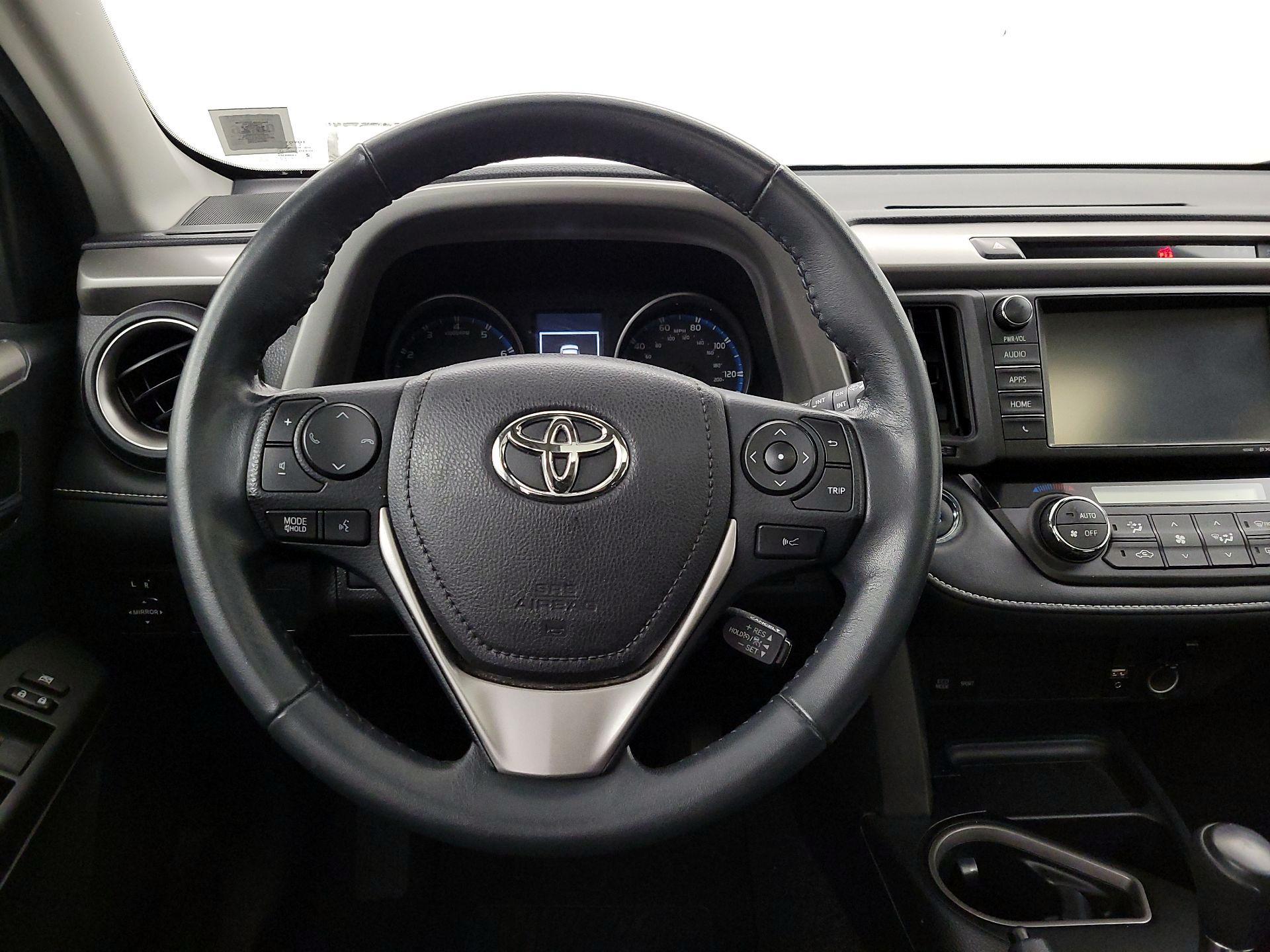 Thumbnail: 2017 Toyota RAV4 - 10