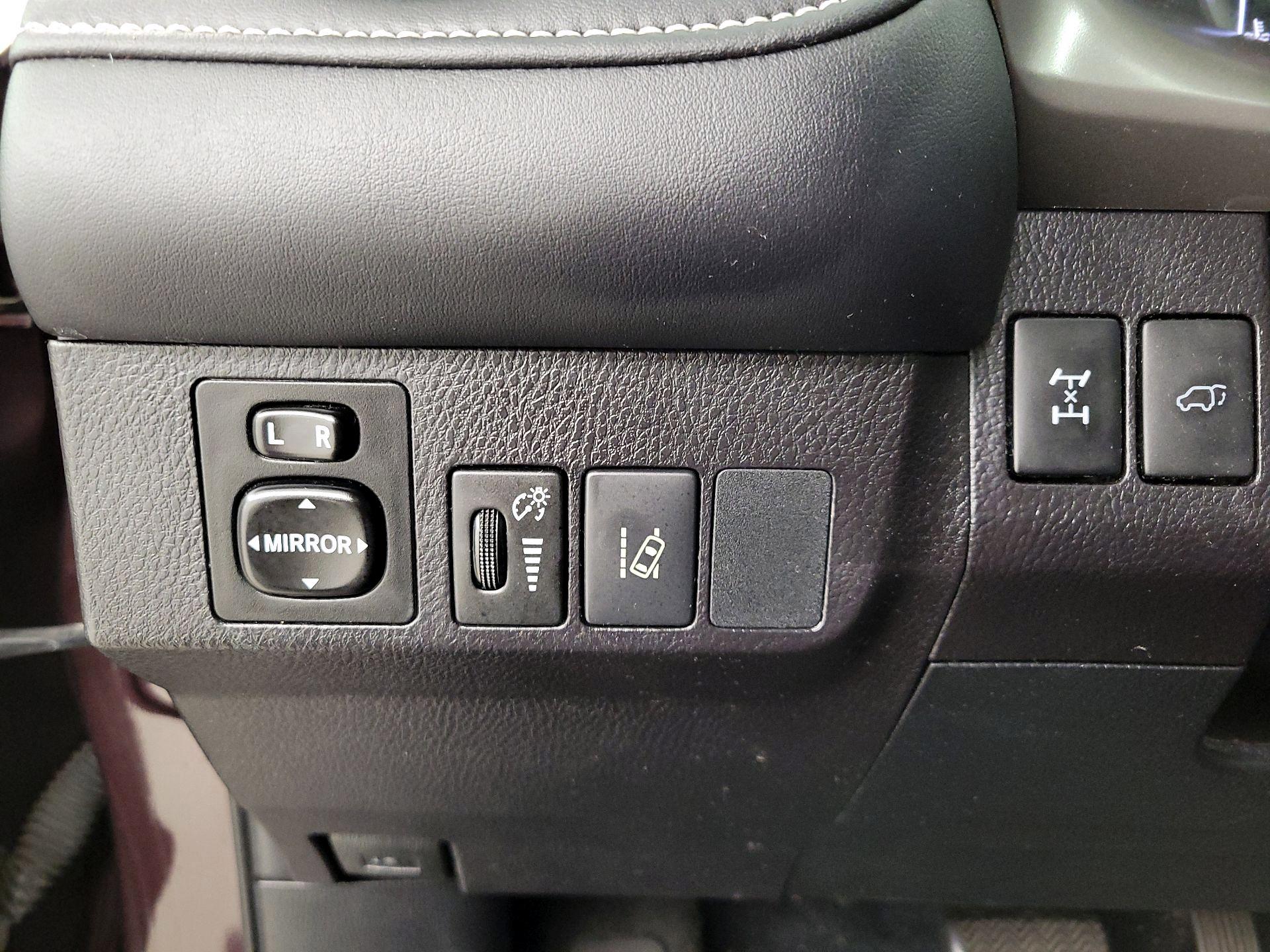 Thumbnail: 2017 Toyota RAV4 - 13