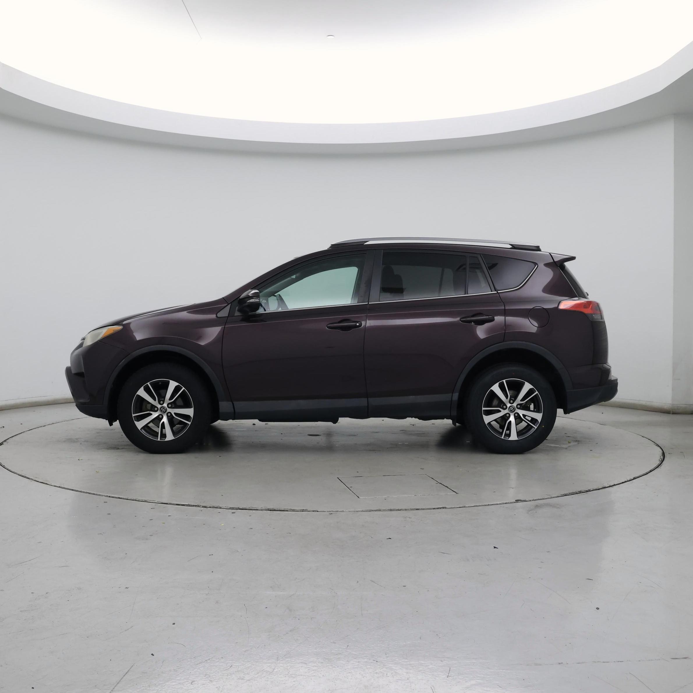 Thumbnail: 2017 Toyota RAV4 - 3