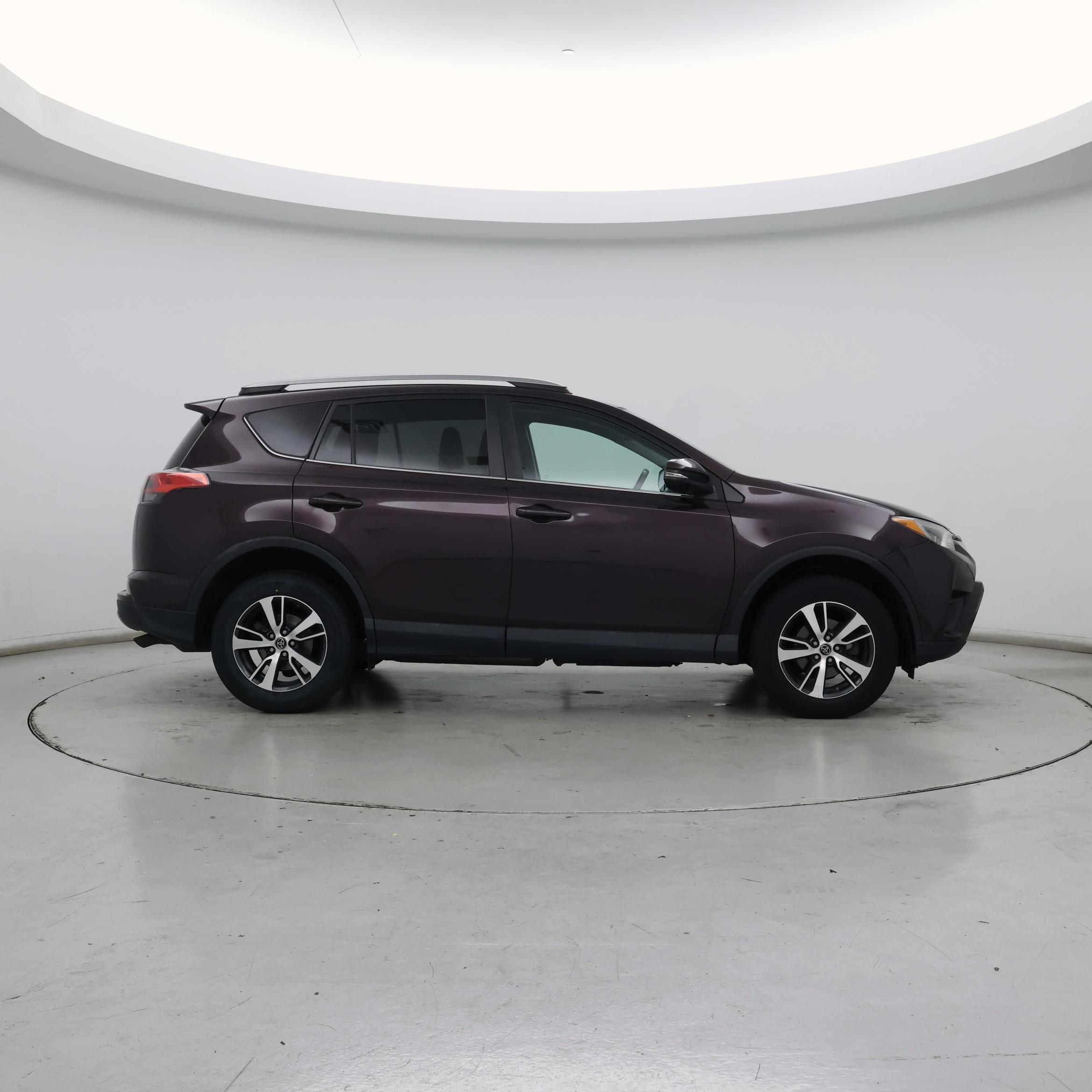 Thumbnail: 2017 Toyota RAV4 - 7
