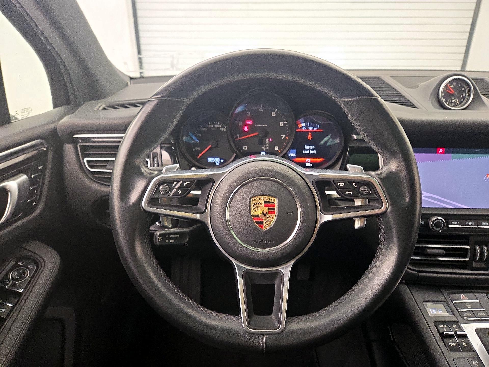 Thumbnail: 2020 Porsche Macan - 10