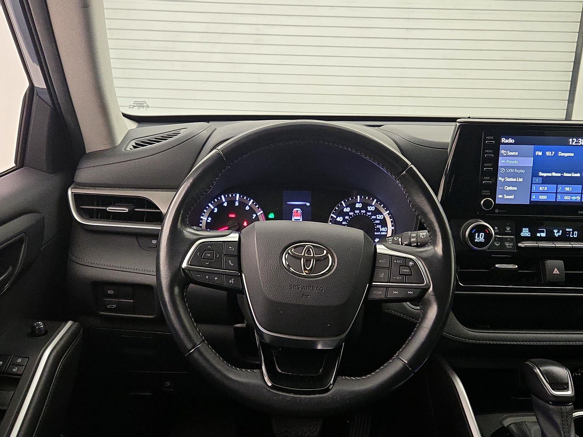 Thumbnail: 2020 Toyota Highlander - 10