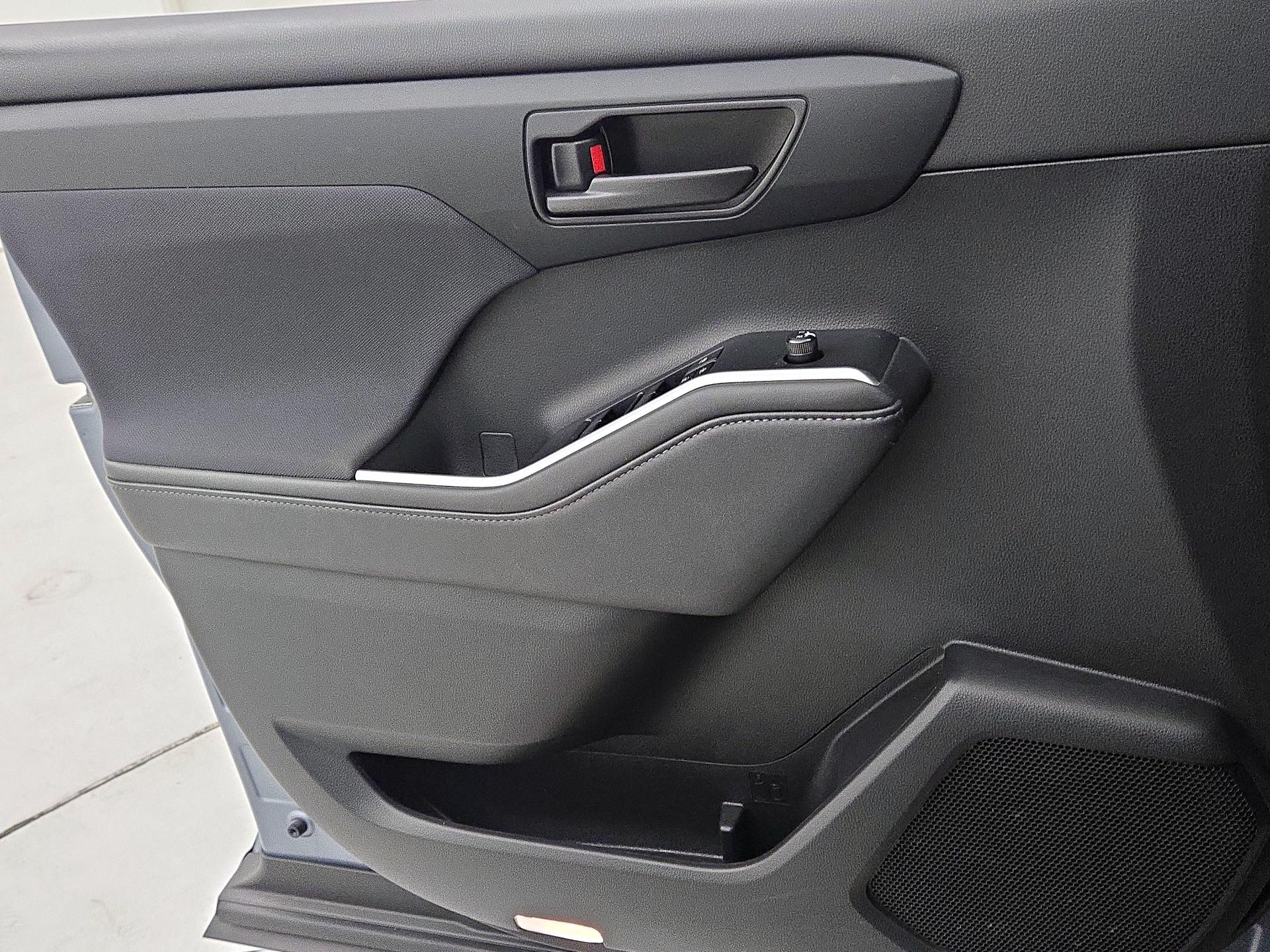 Thumbnail: 2020 Toyota Highlander - 12