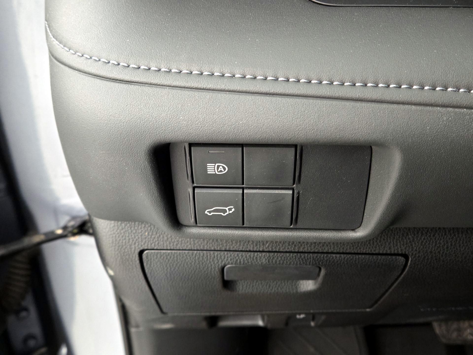 Thumbnail: 2020 Toyota Highlander - 13