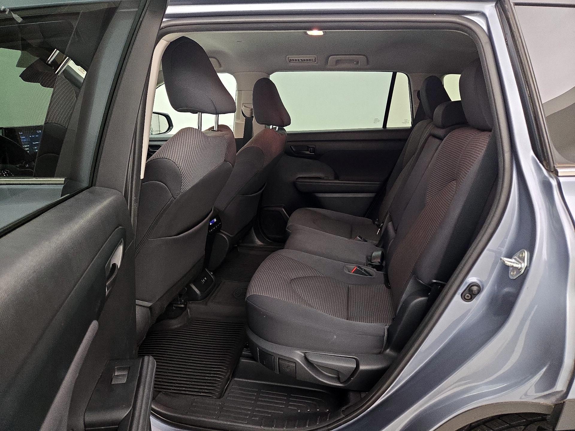 Thumbnail: 2020 Toyota Highlander - 18