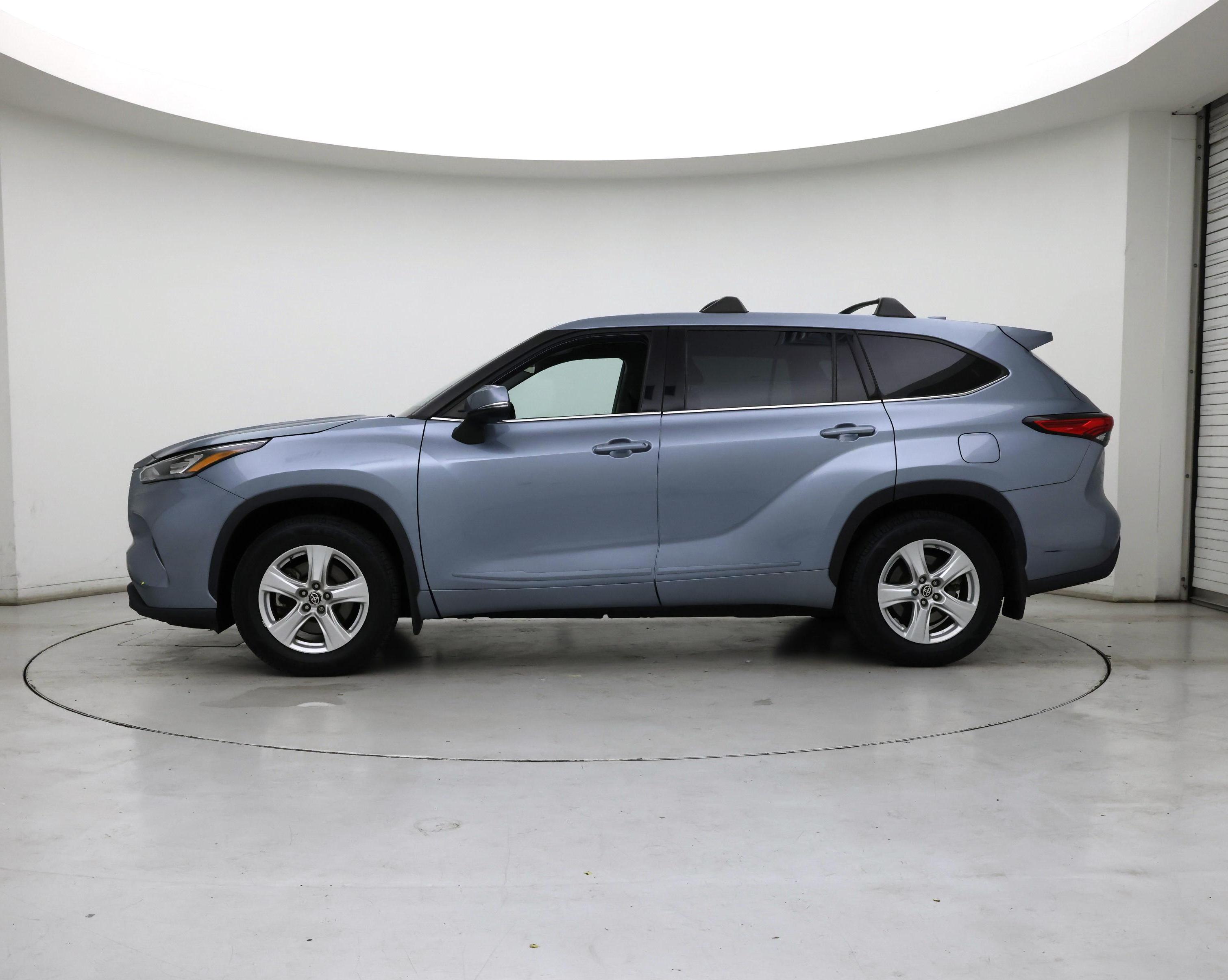 Thumbnail: 2020 Toyota Highlander - 3