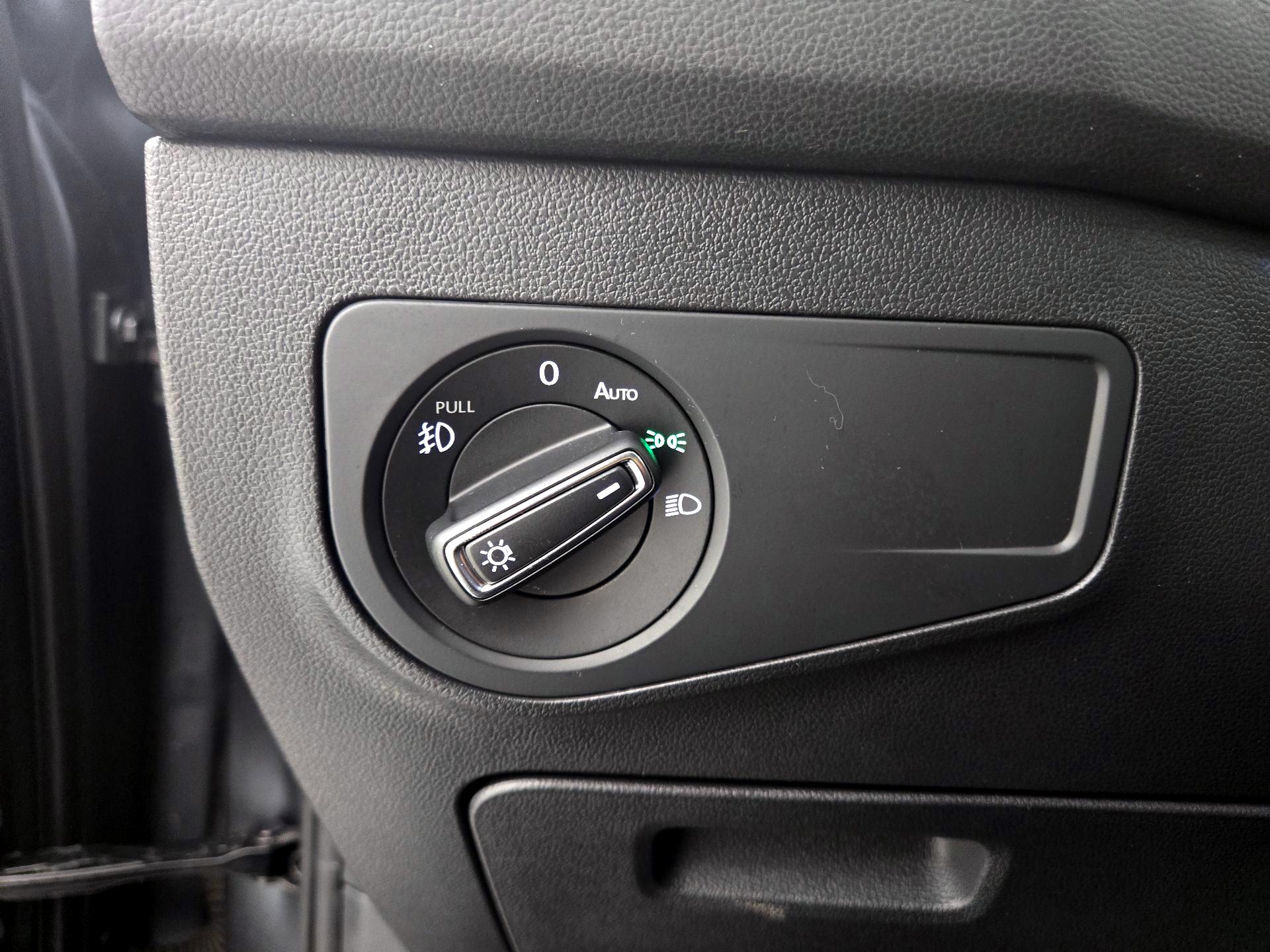 Thumbnail: 2020 Volkswagen Tiguan - 13