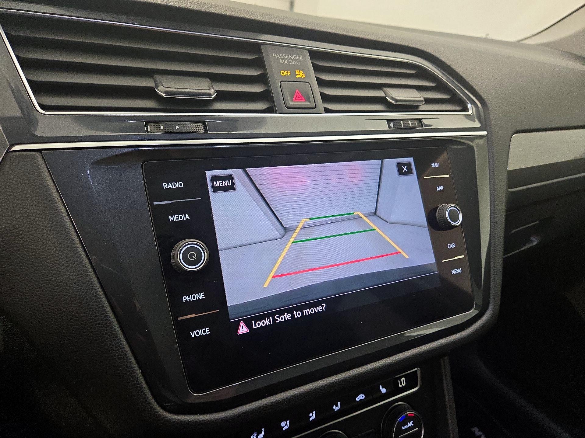 Thumbnail: 2020 Volkswagen Tiguan - 15