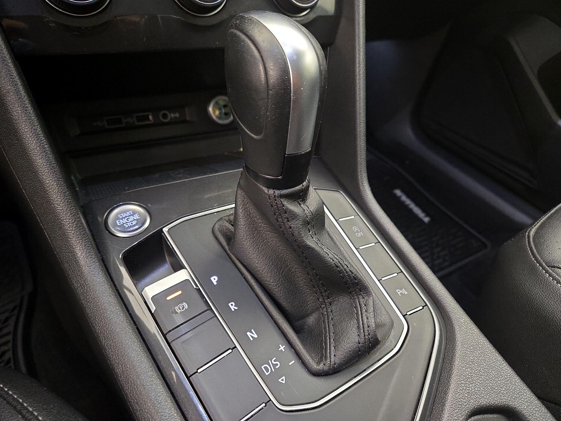 Thumbnail: 2020 Volkswagen Tiguan - 18