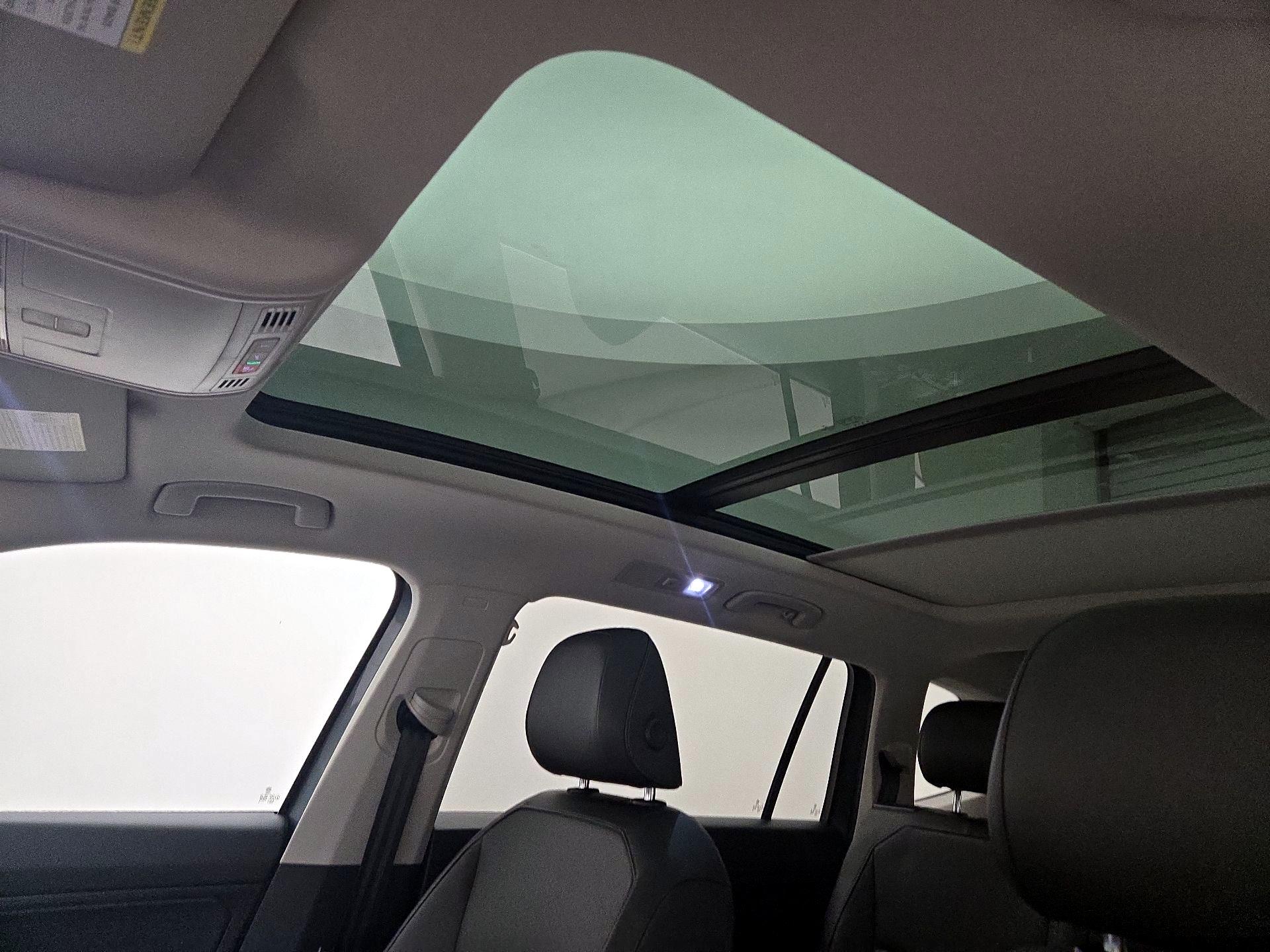 Thumbnail: 2020 Volkswagen Tiguan - 20