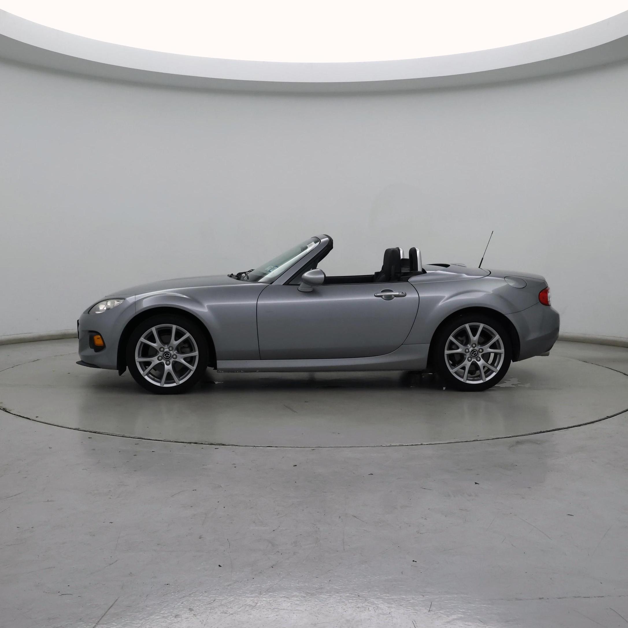 Thumbnail: 2015 Mazda MX-5 Miata - 3