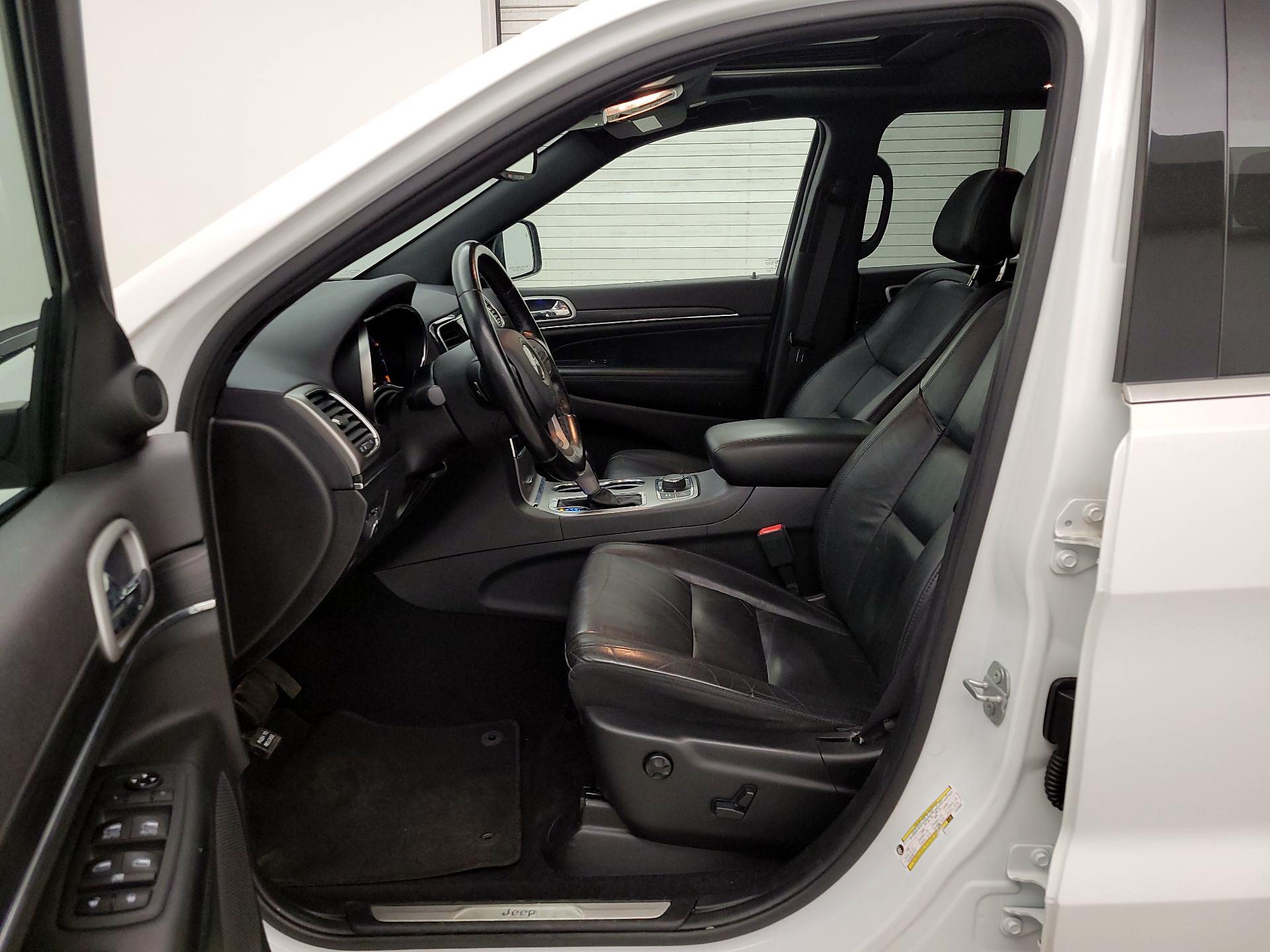 Thumbnail: 2020 Jeep Grand Cherokee - 11